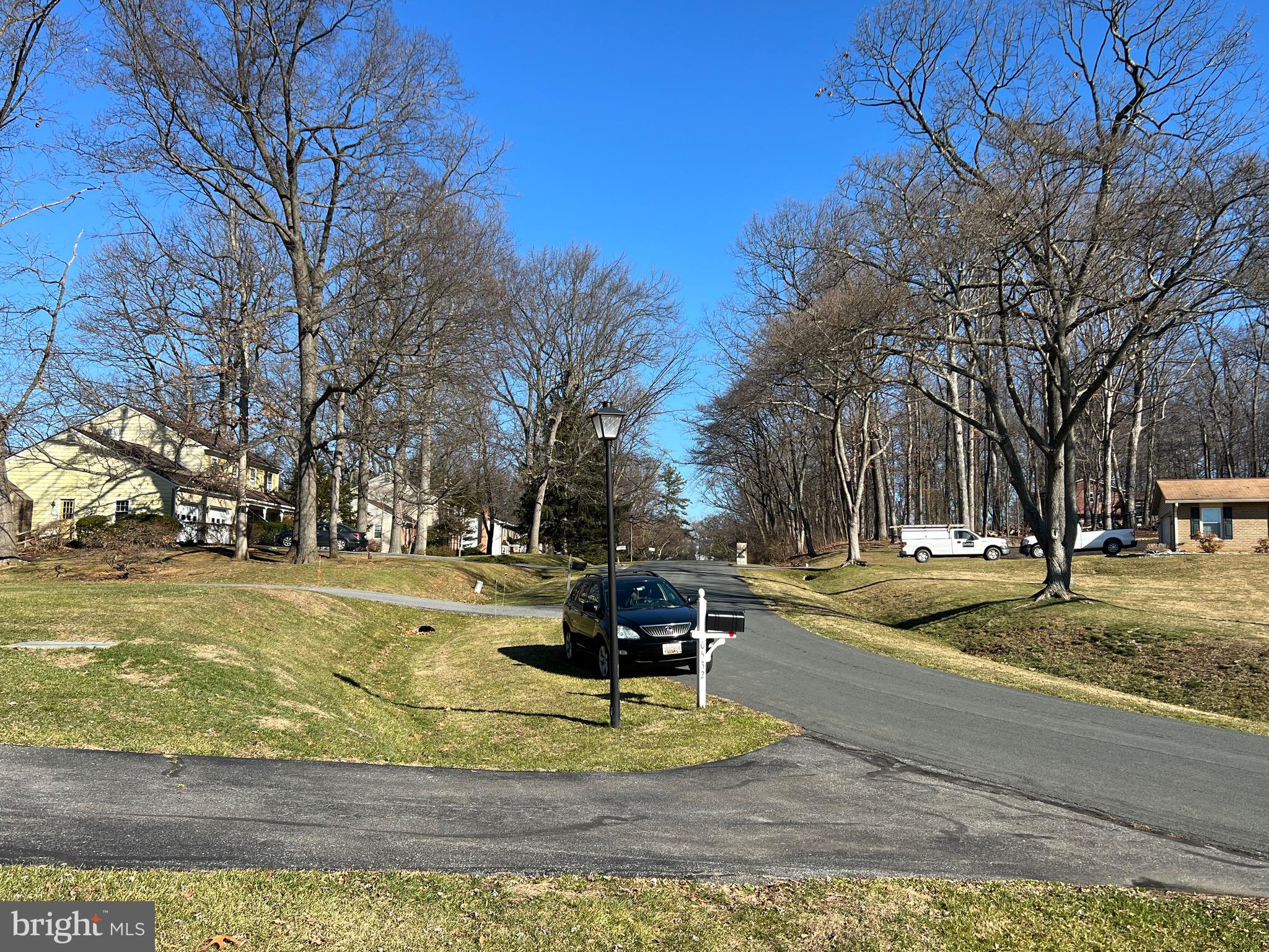 LAYTONSVILLE KNOLLS - Residential