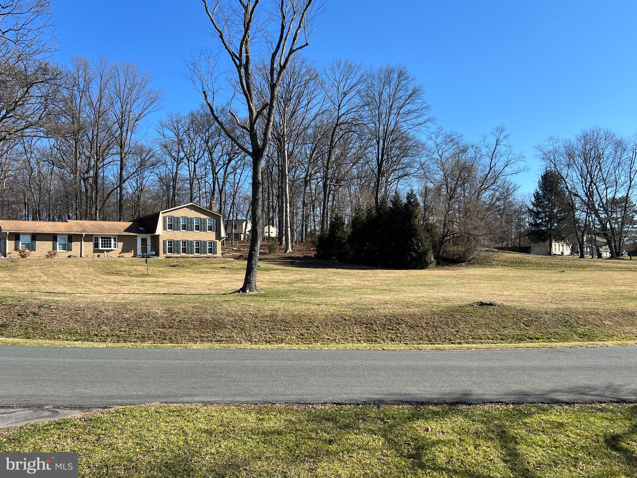 LAYTONSVILLE KNOLLS - Residential