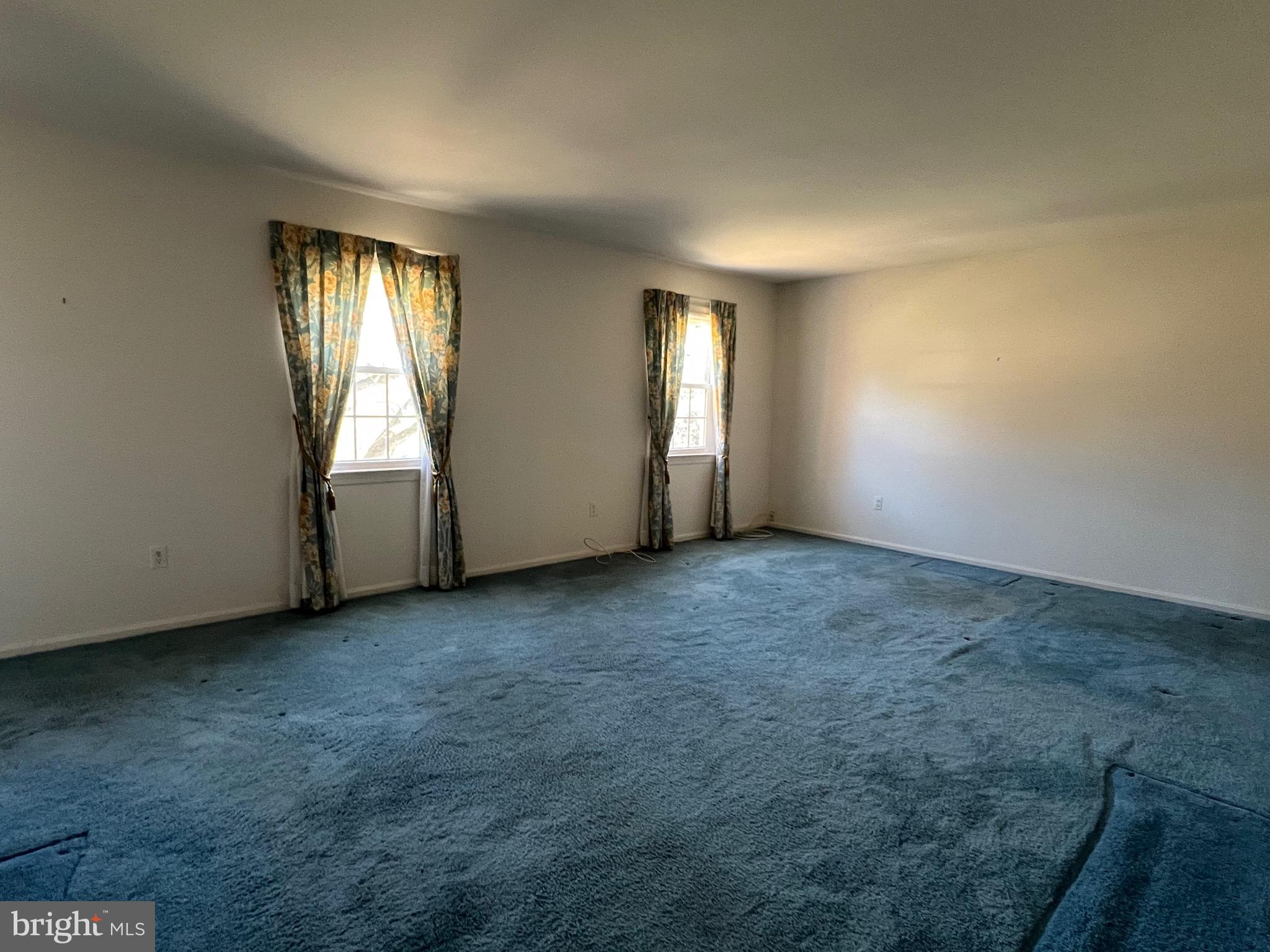 LAYTONSVILLE KNOLLS - Residential