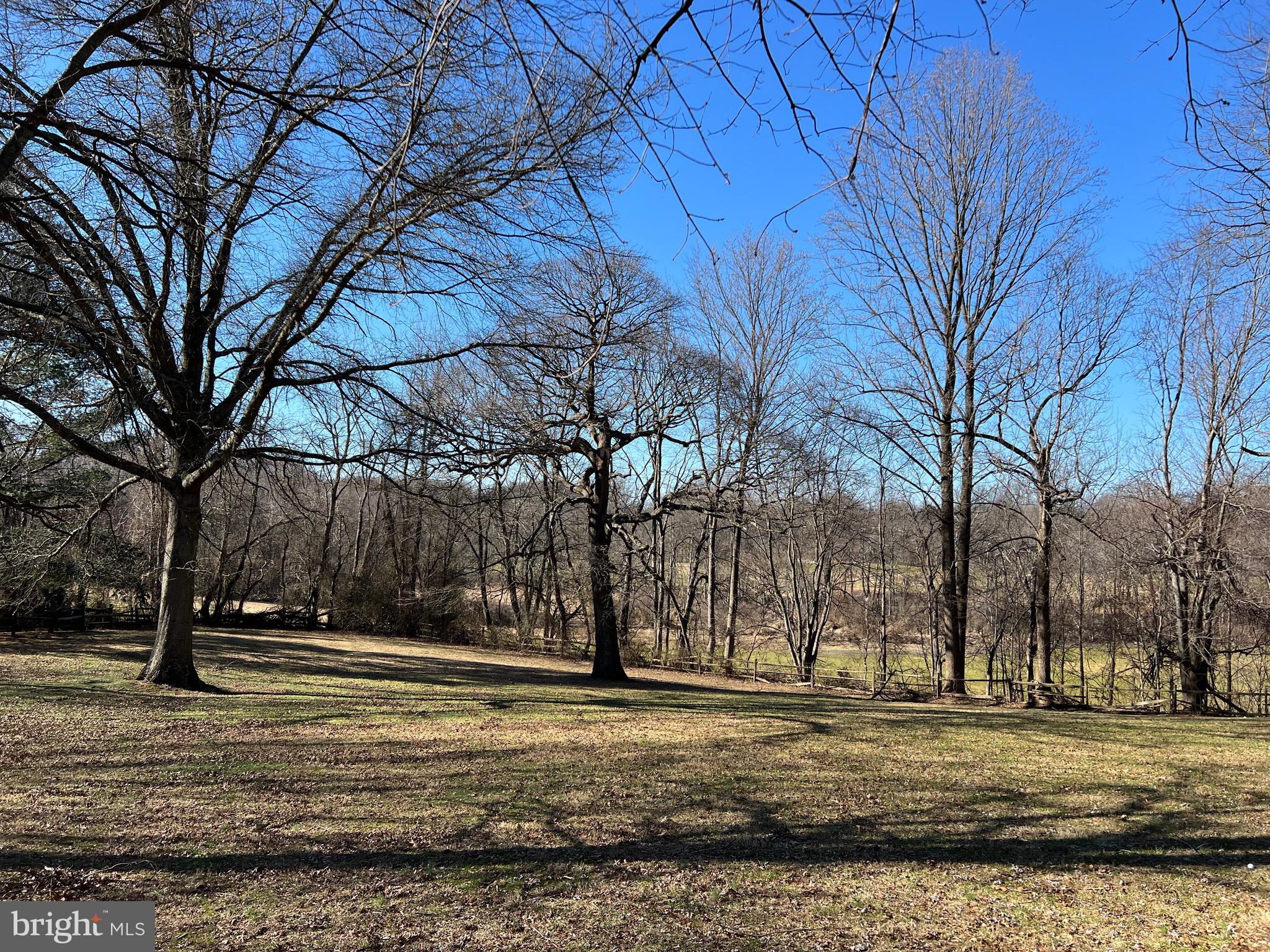 LAYTONSVILLE KNOLLS - Residential