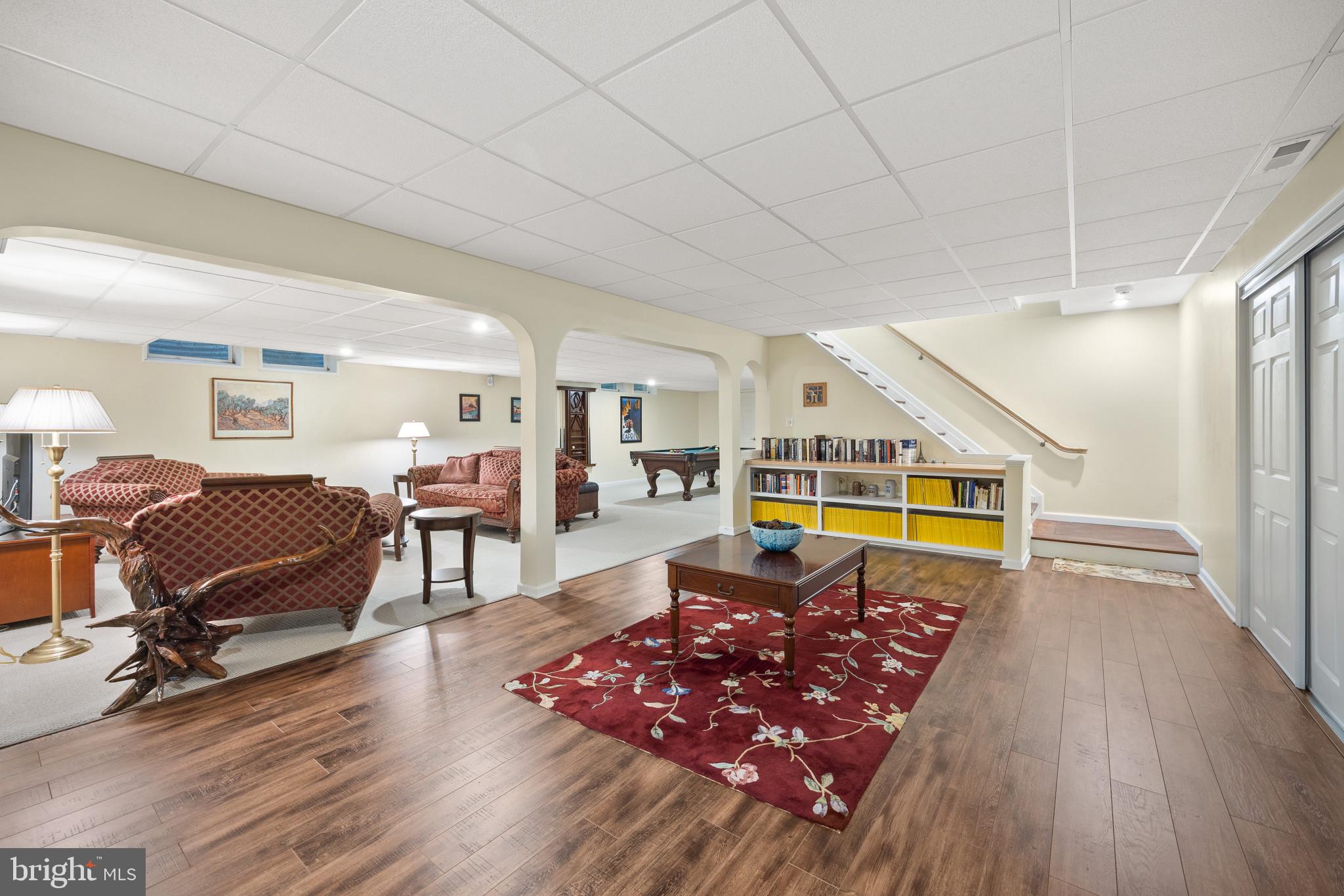 MERRYWOOD MANOR - Residential