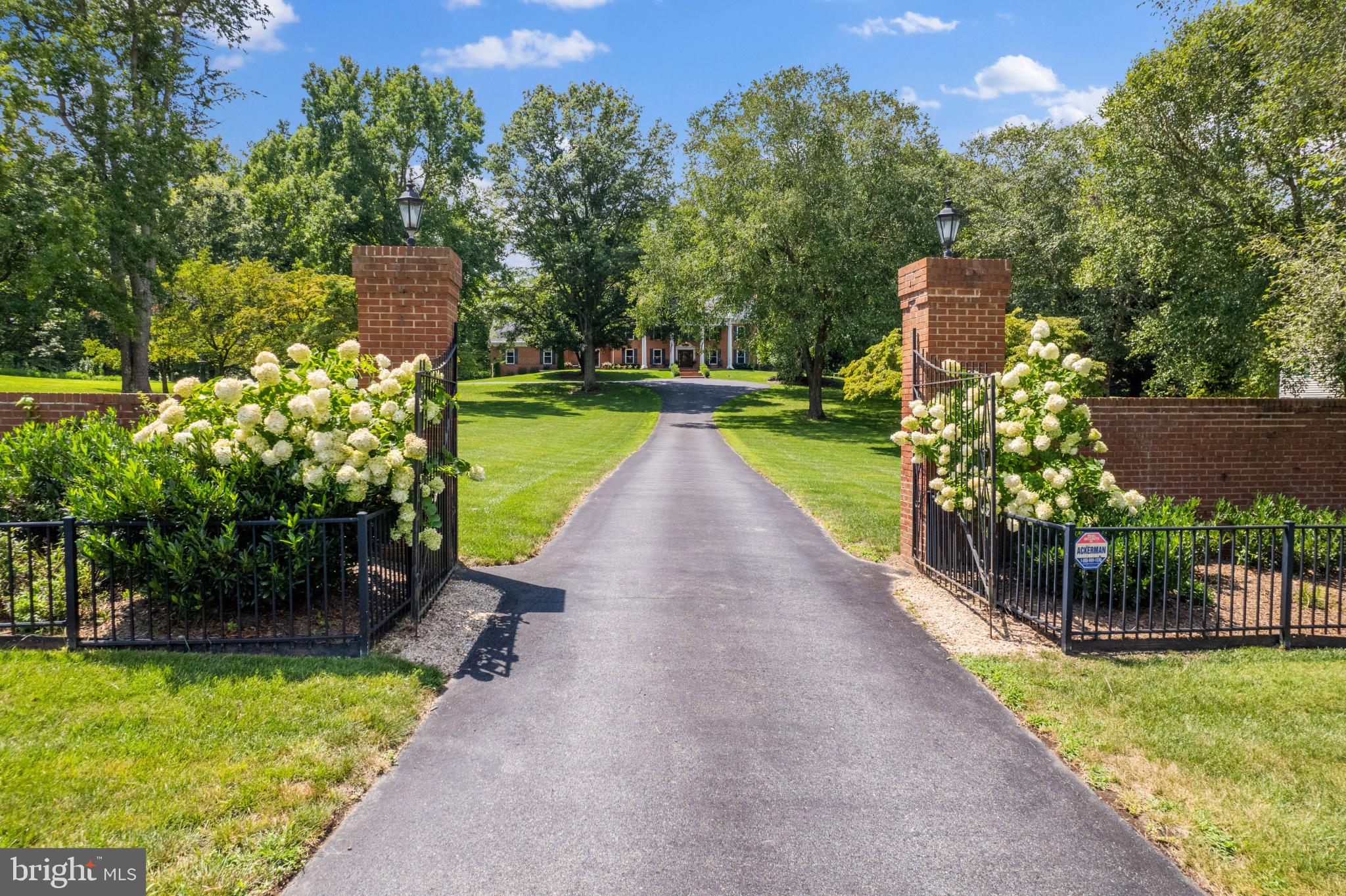 MERRYWOOD MANOR - Residential