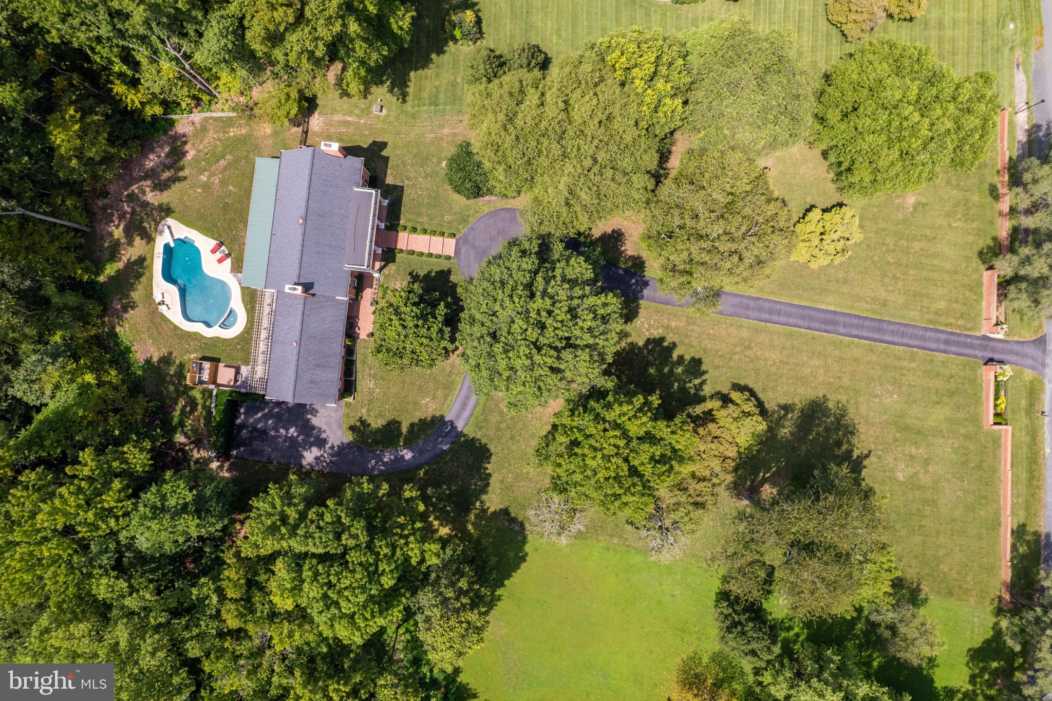 MERRYWOOD MANOR - Residential