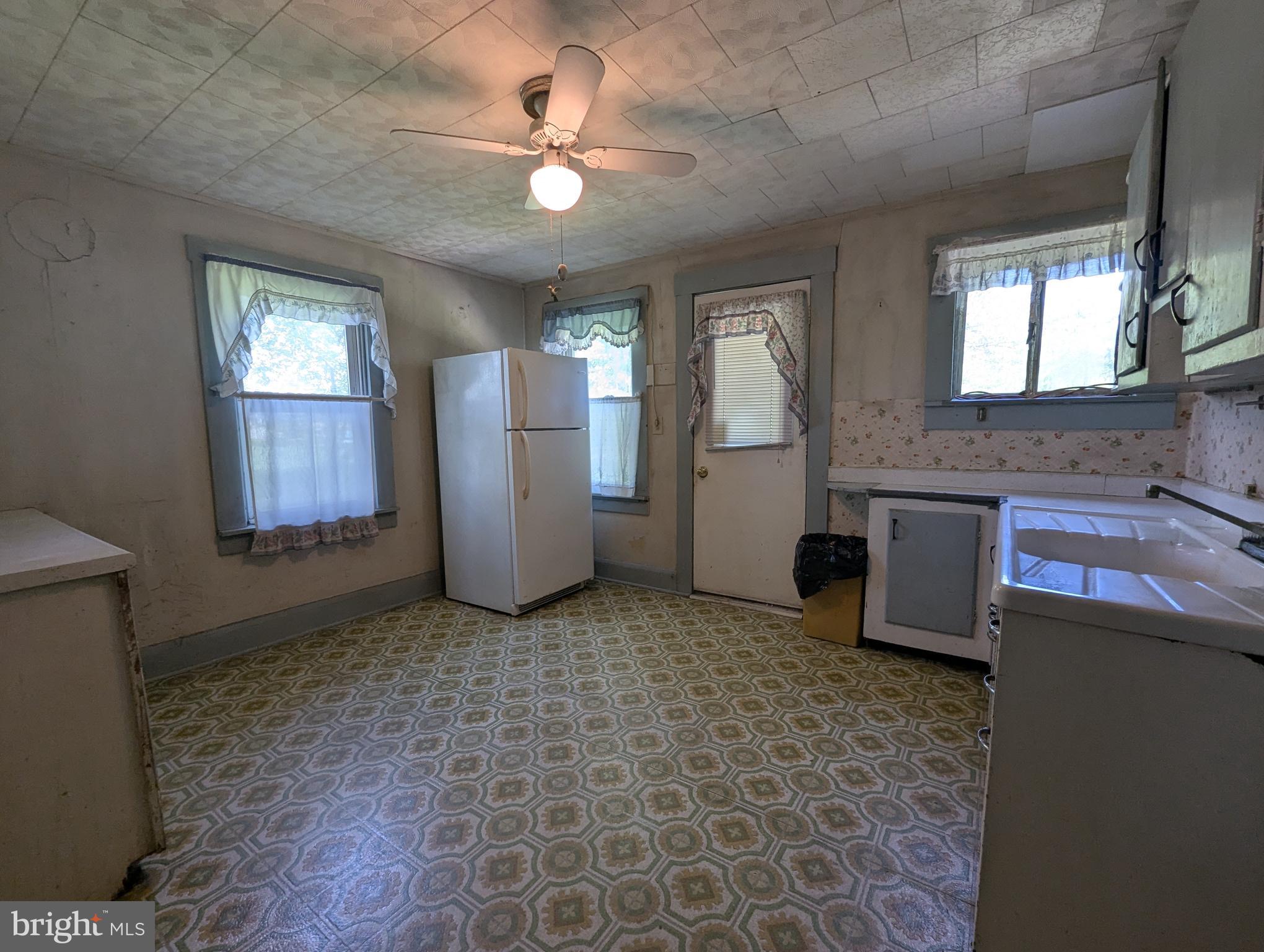 2215 ADY ROAD