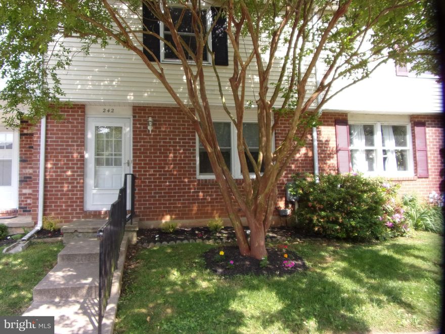 Newly Remolded Home!! You will love the convenience of schools, shopping, entertainment, sport areas as well as country living with close County Conveniences. Dining, bowling and SOOOO MUCH MORE!!! Enjoy your club basement with walk out patio!!  Pets are fine as long as we talk first. Make your appointment today!!