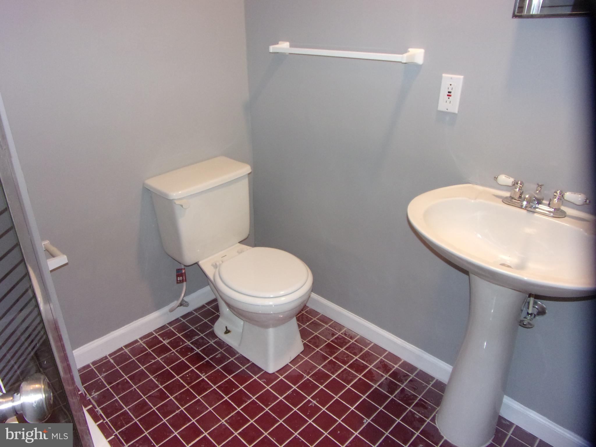 FOREST HILL - Residential Lease