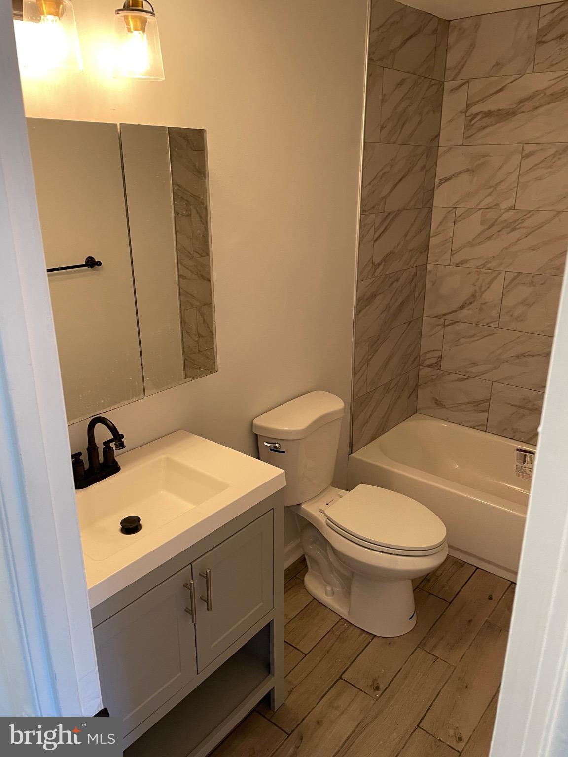 HARFORD SQUARE - Residential