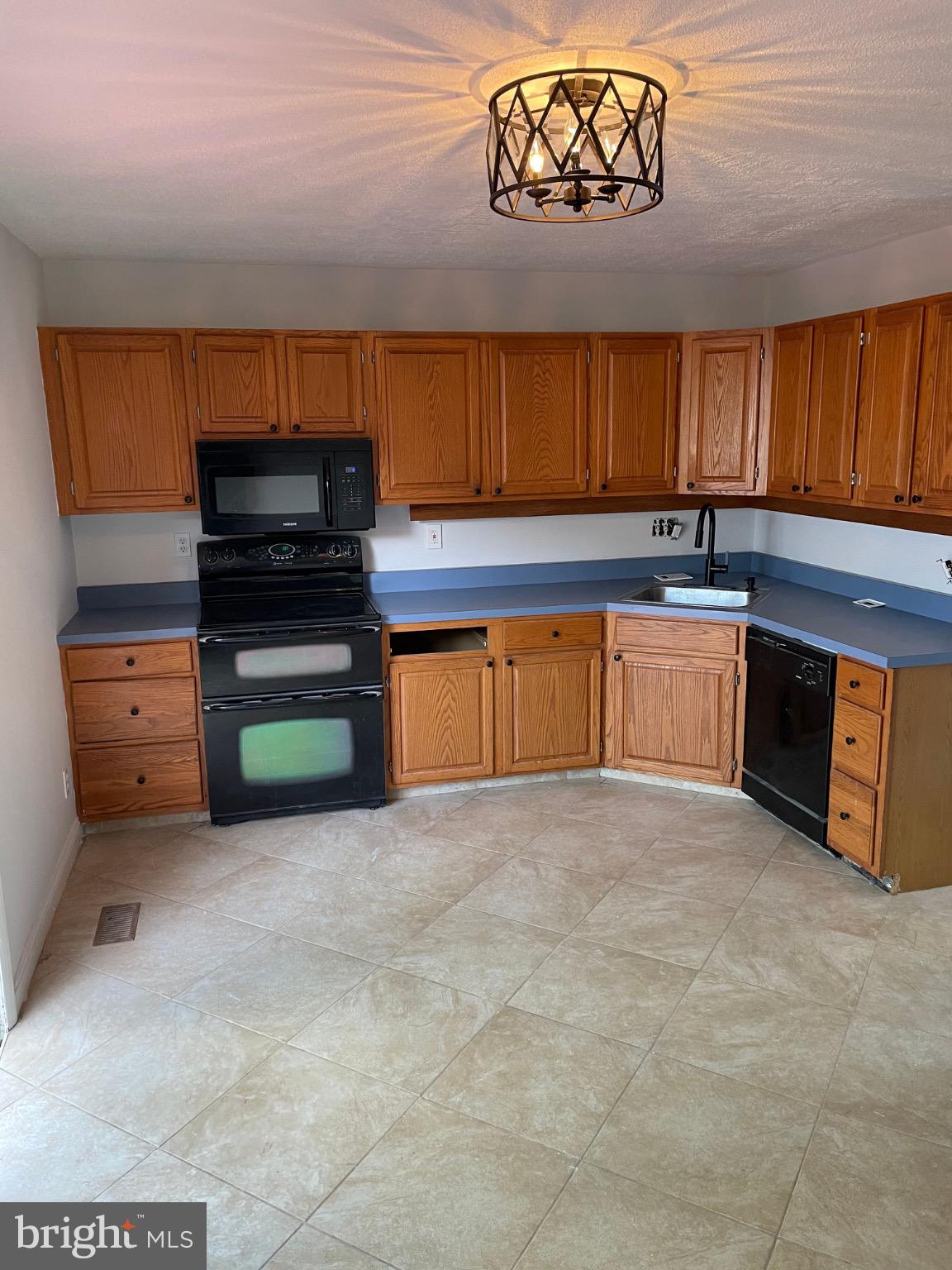 HARFORD SQUARE - Residential