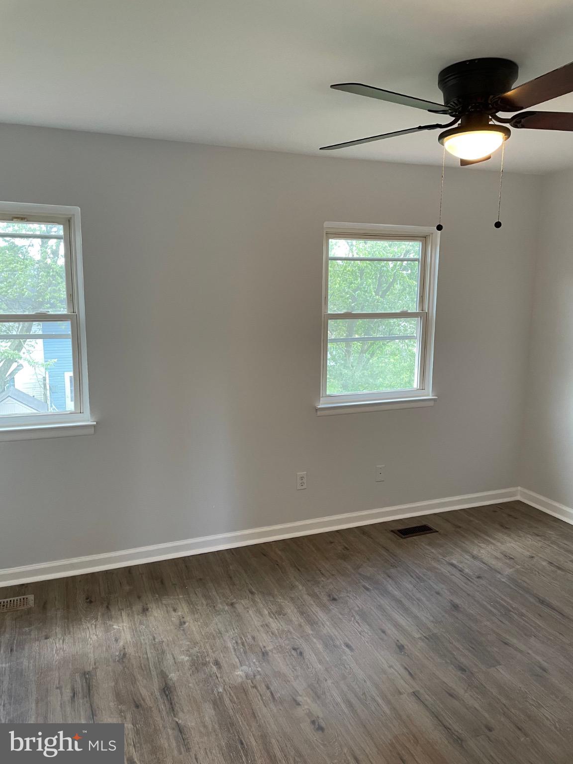 HARFORD SQUARE - Residential