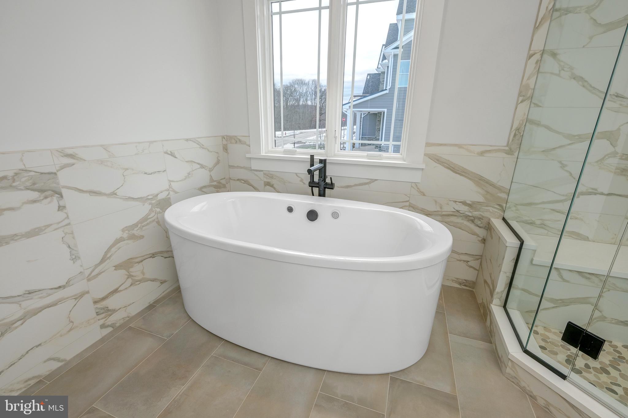 GARNET POINTE - Residential