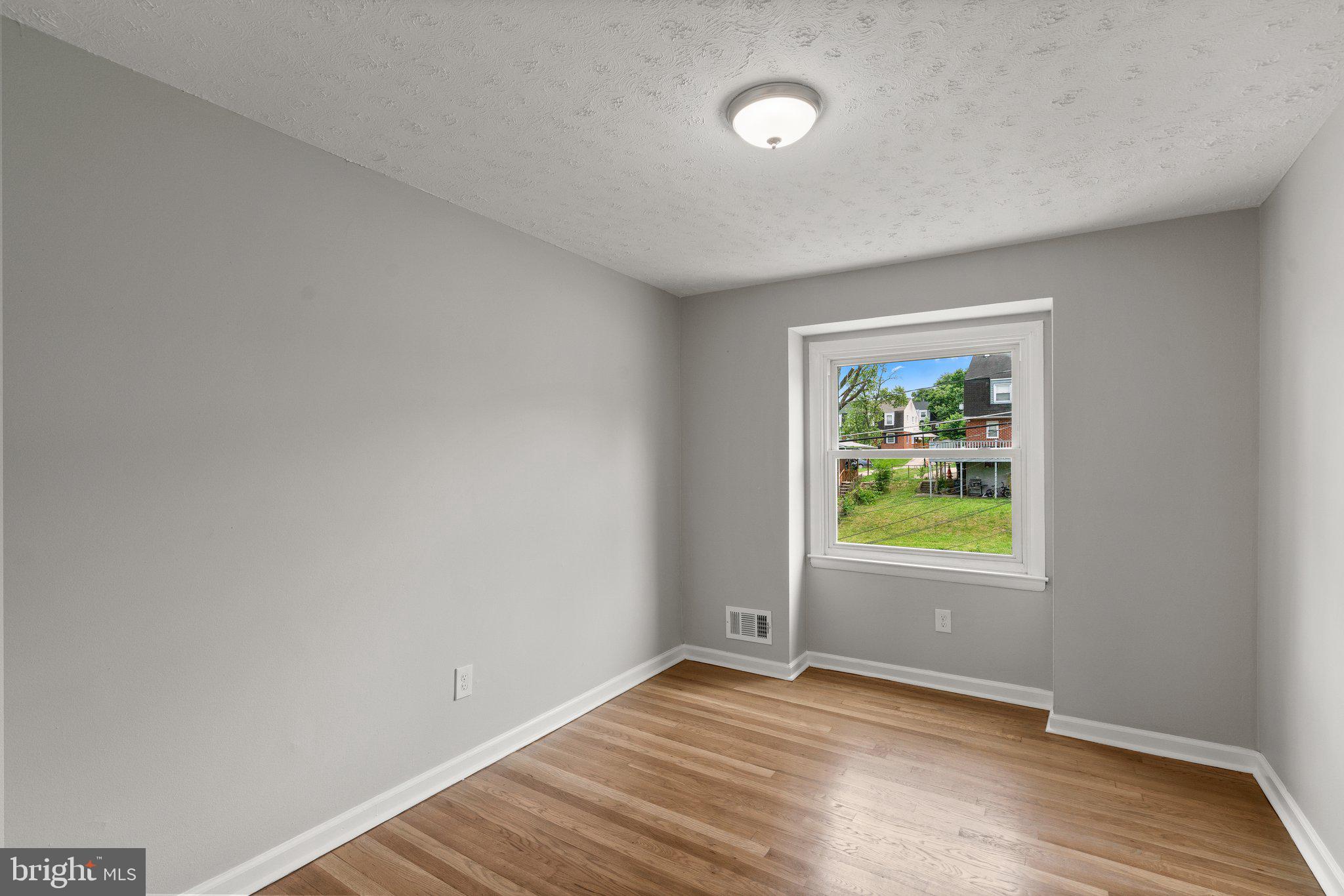 HOLLAND HILL - Residential