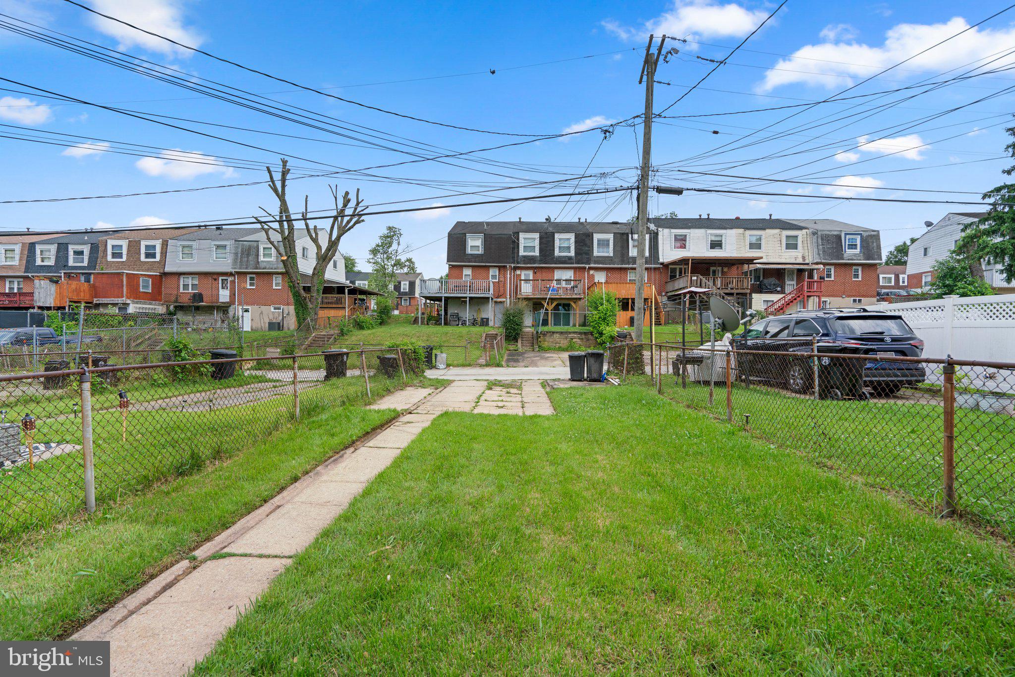 HOLLAND HILL - Residential