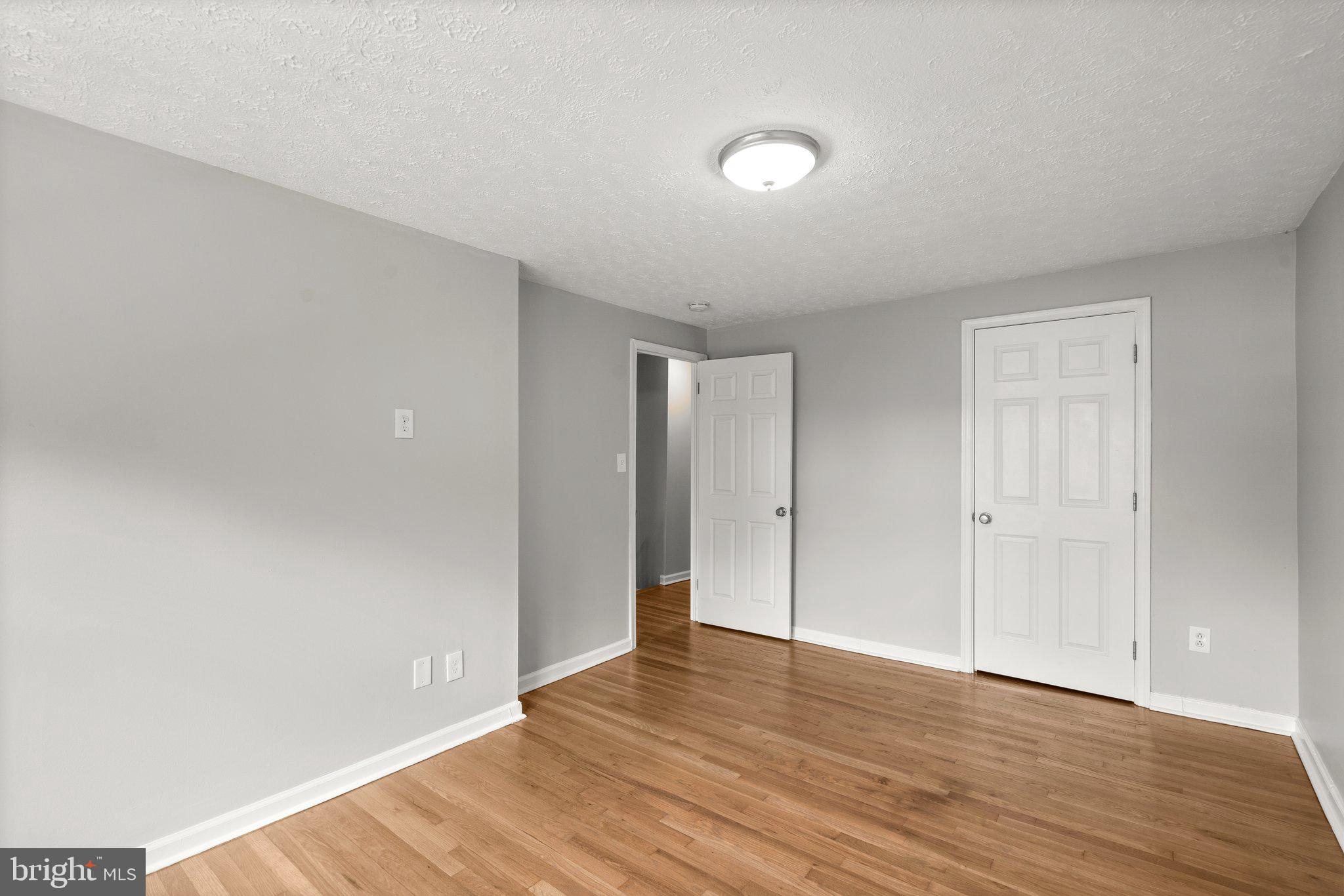 HOLLAND HILL - Residential