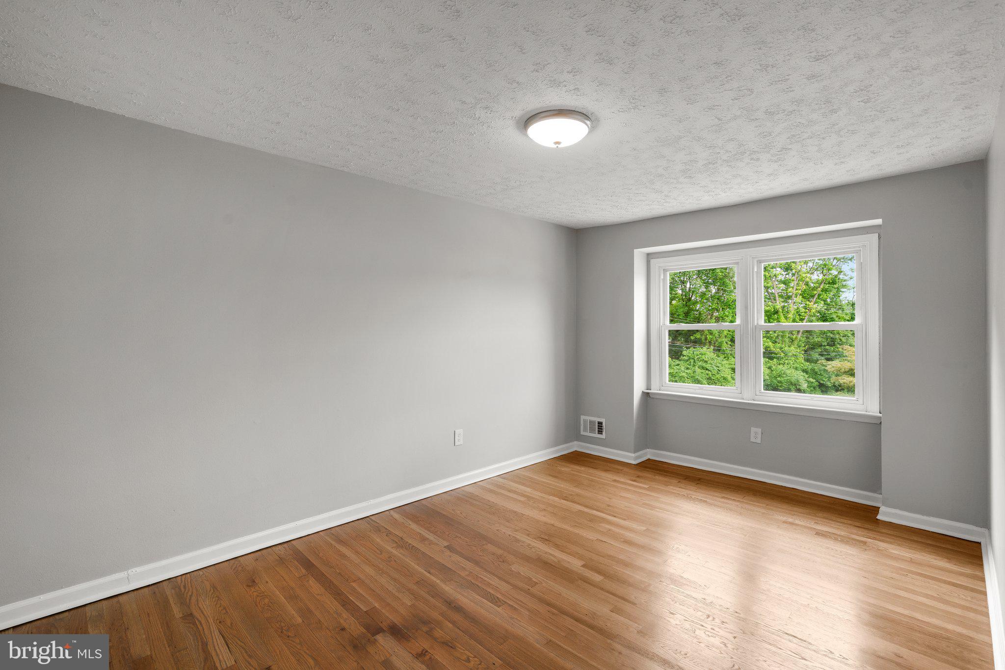 HOLLAND HILL - Residential