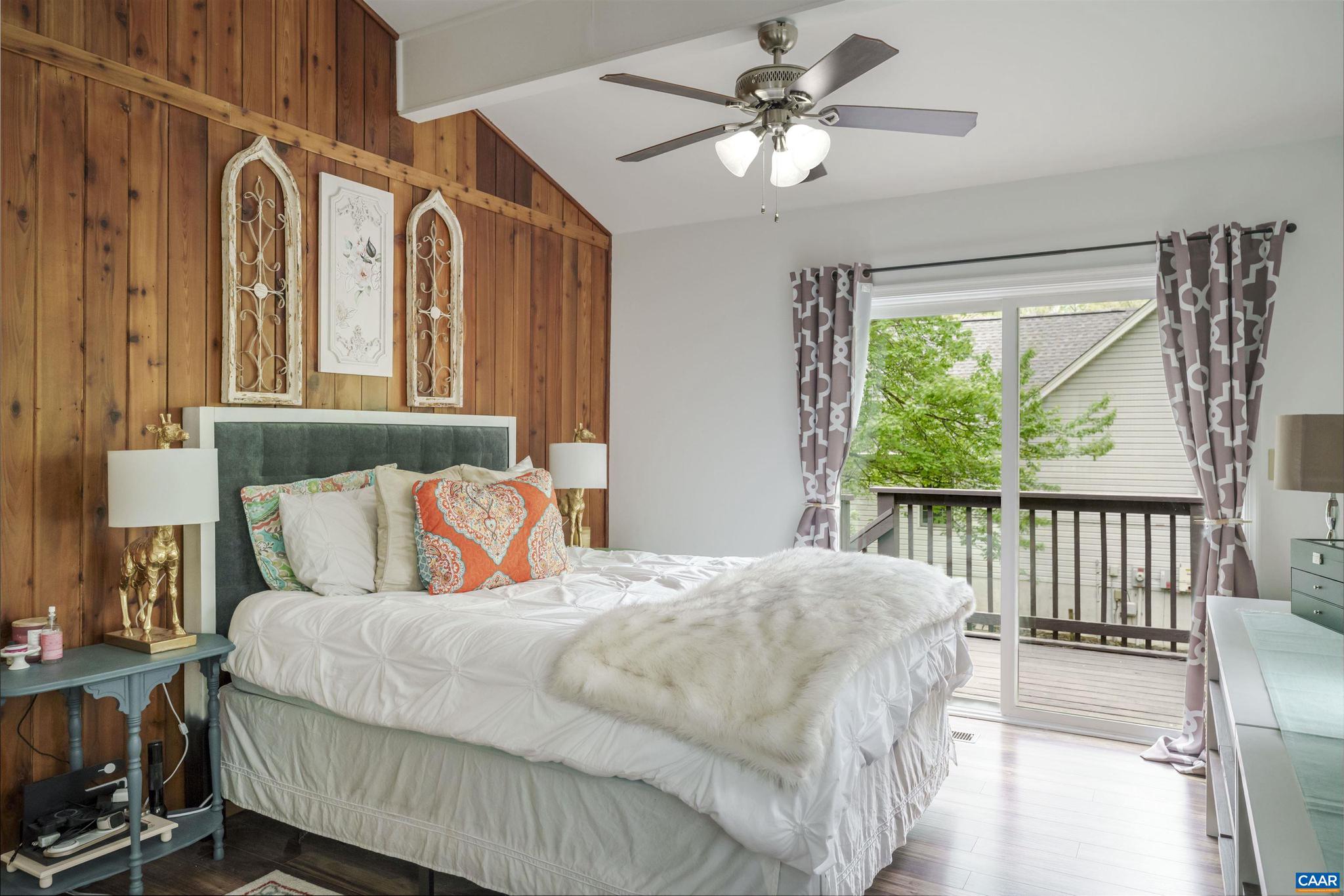 LAKE MONTICELLO - Residential