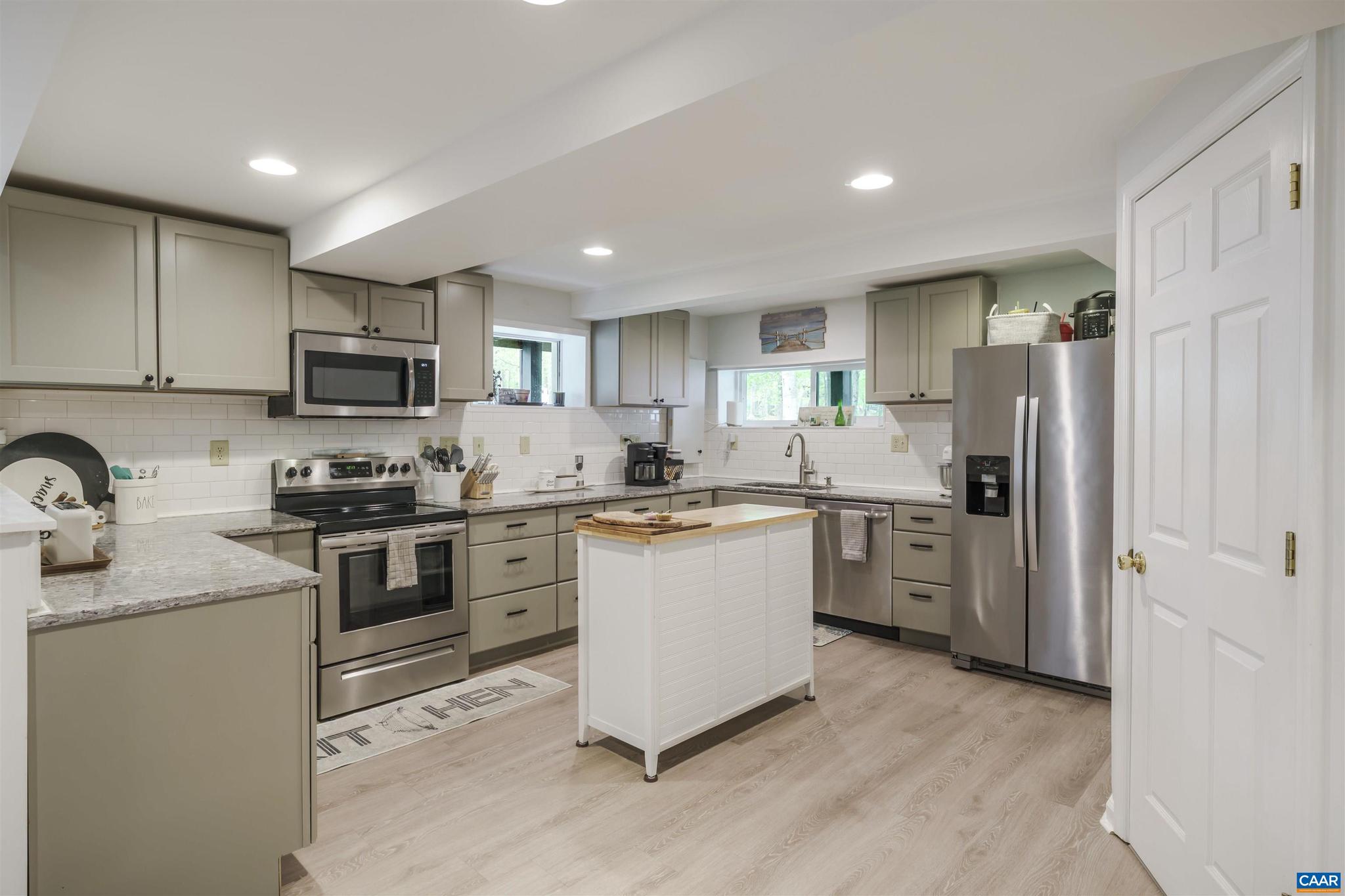 LAKE MONTICELLO - Residential