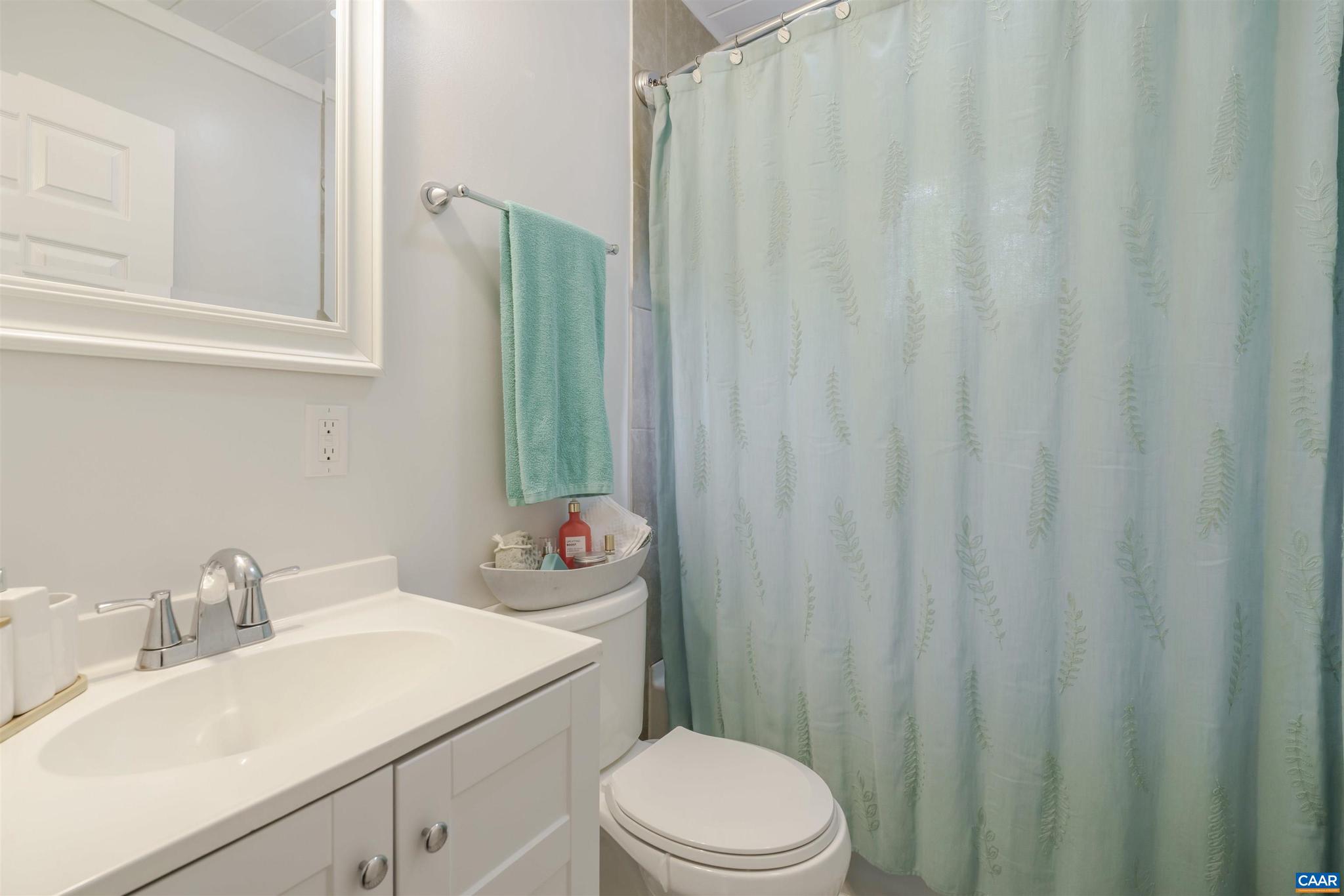 LAKE MONTICELLO - Residential