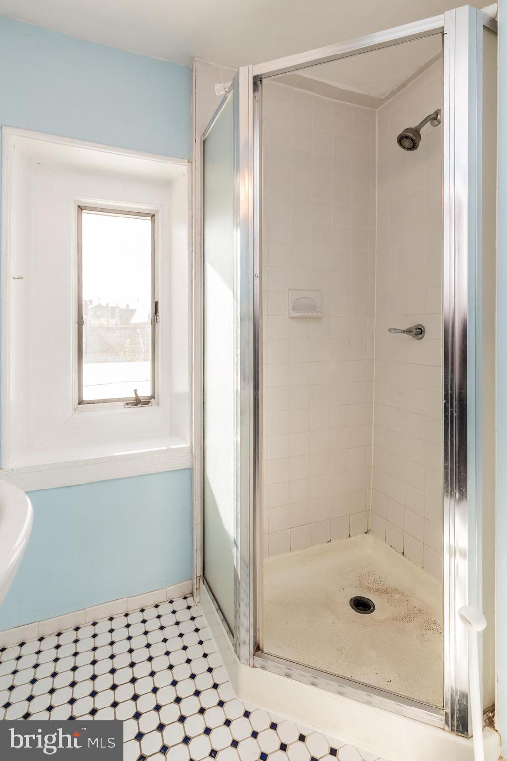MANAYUNK - Residential Lease