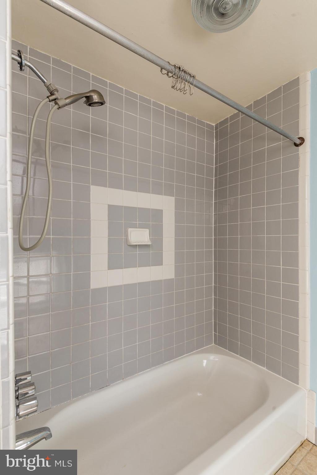 MANAYUNK - Residential Lease