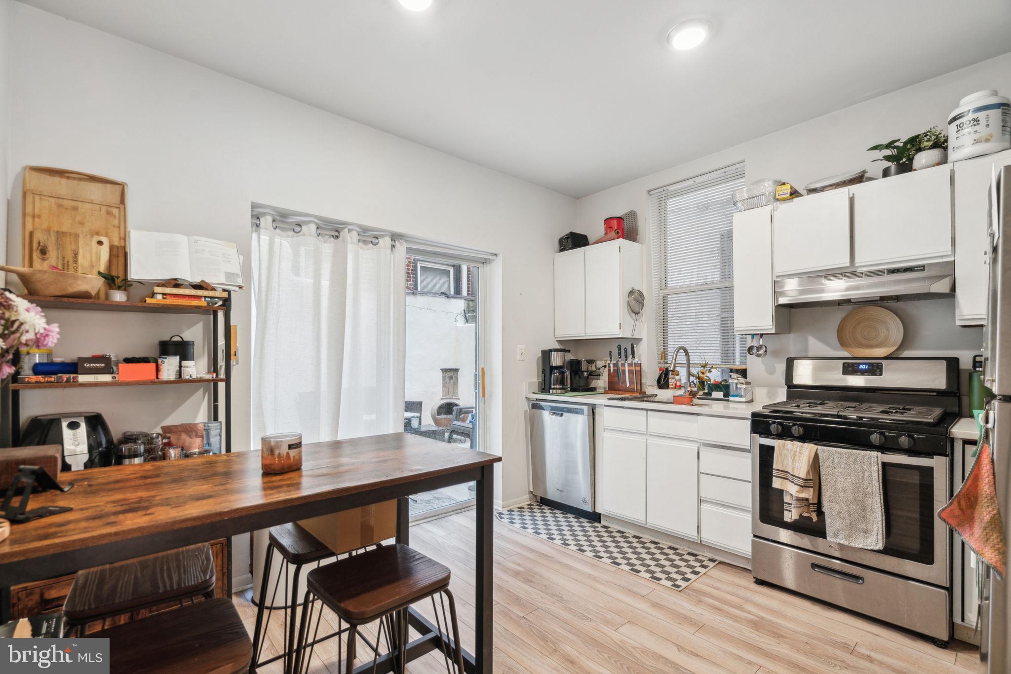 QUEEN VILLAGE - Residential Lease