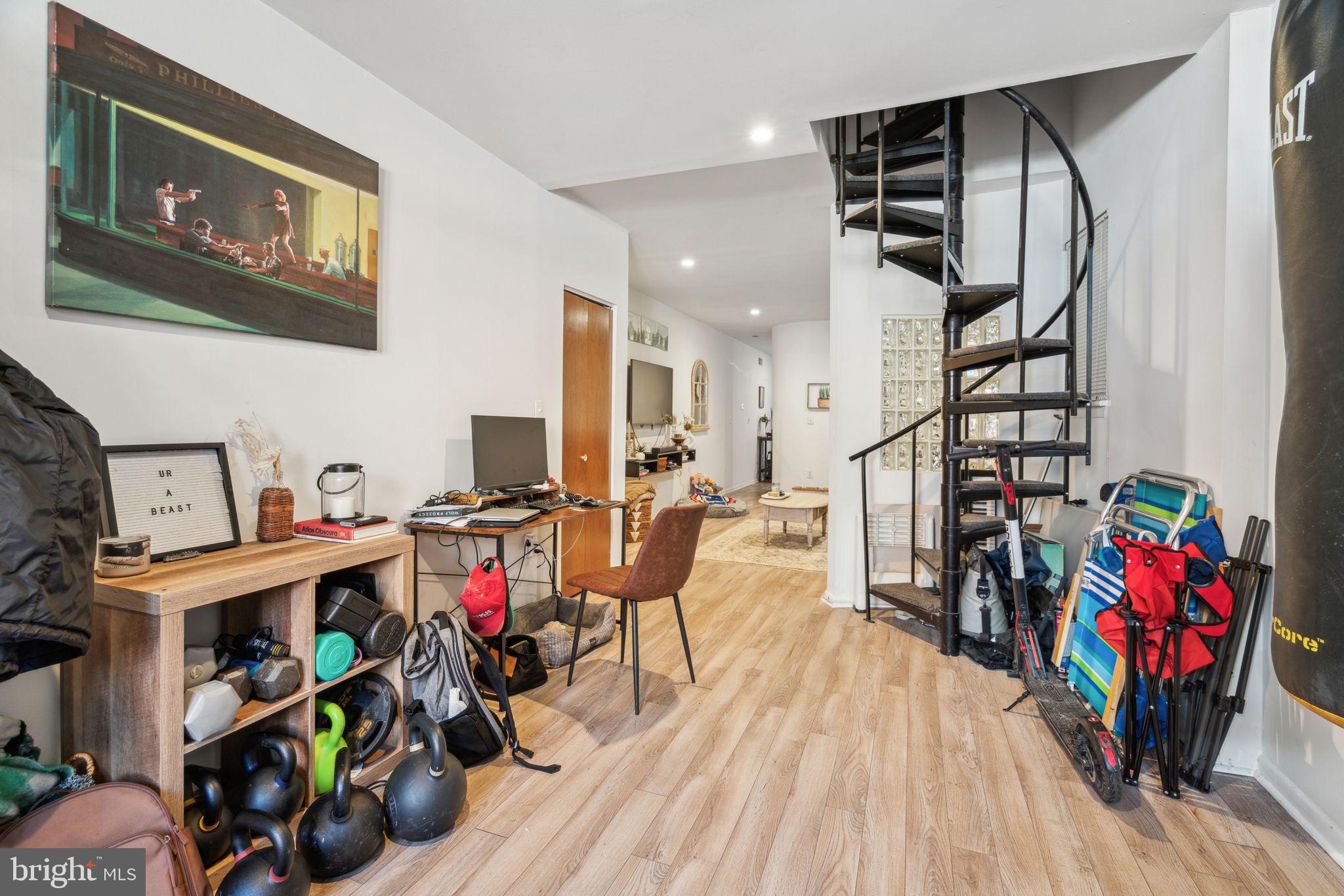 QUEEN VILLAGE - Residential Lease