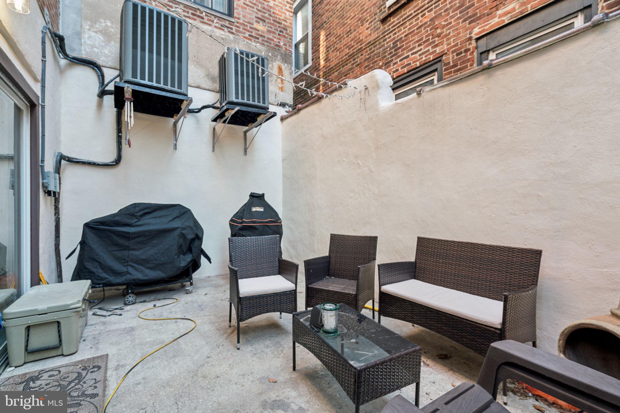 QUEEN VILLAGE - Residential Lease