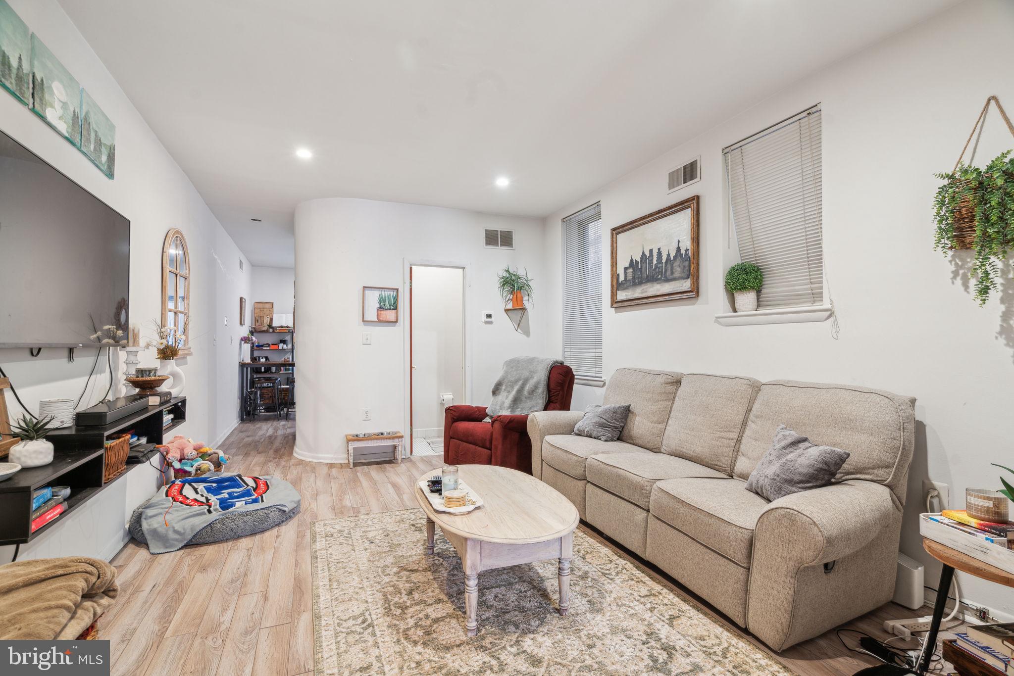 QUEEN VILLAGE - Residential Lease