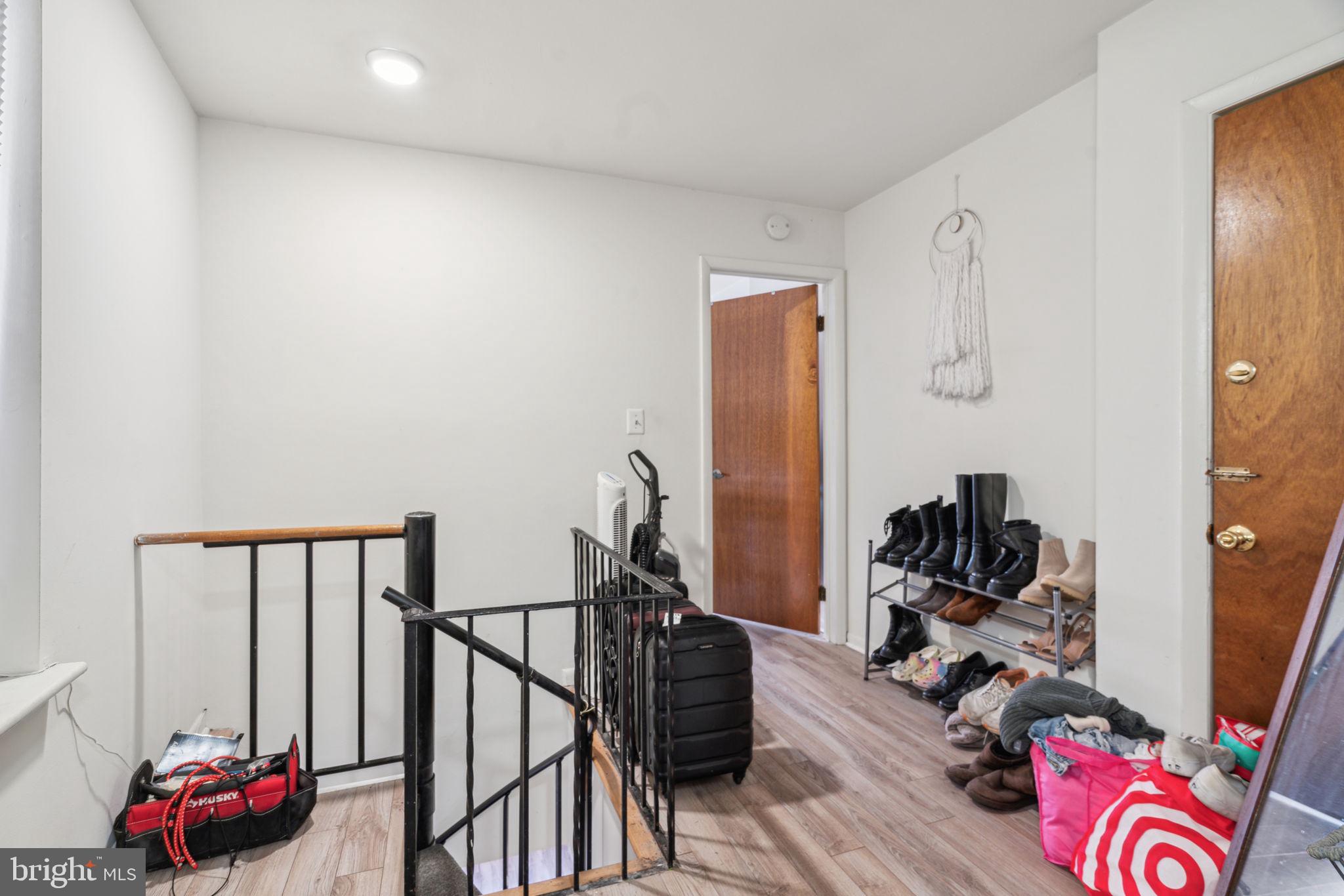 QUEEN VILLAGE - Residential Lease