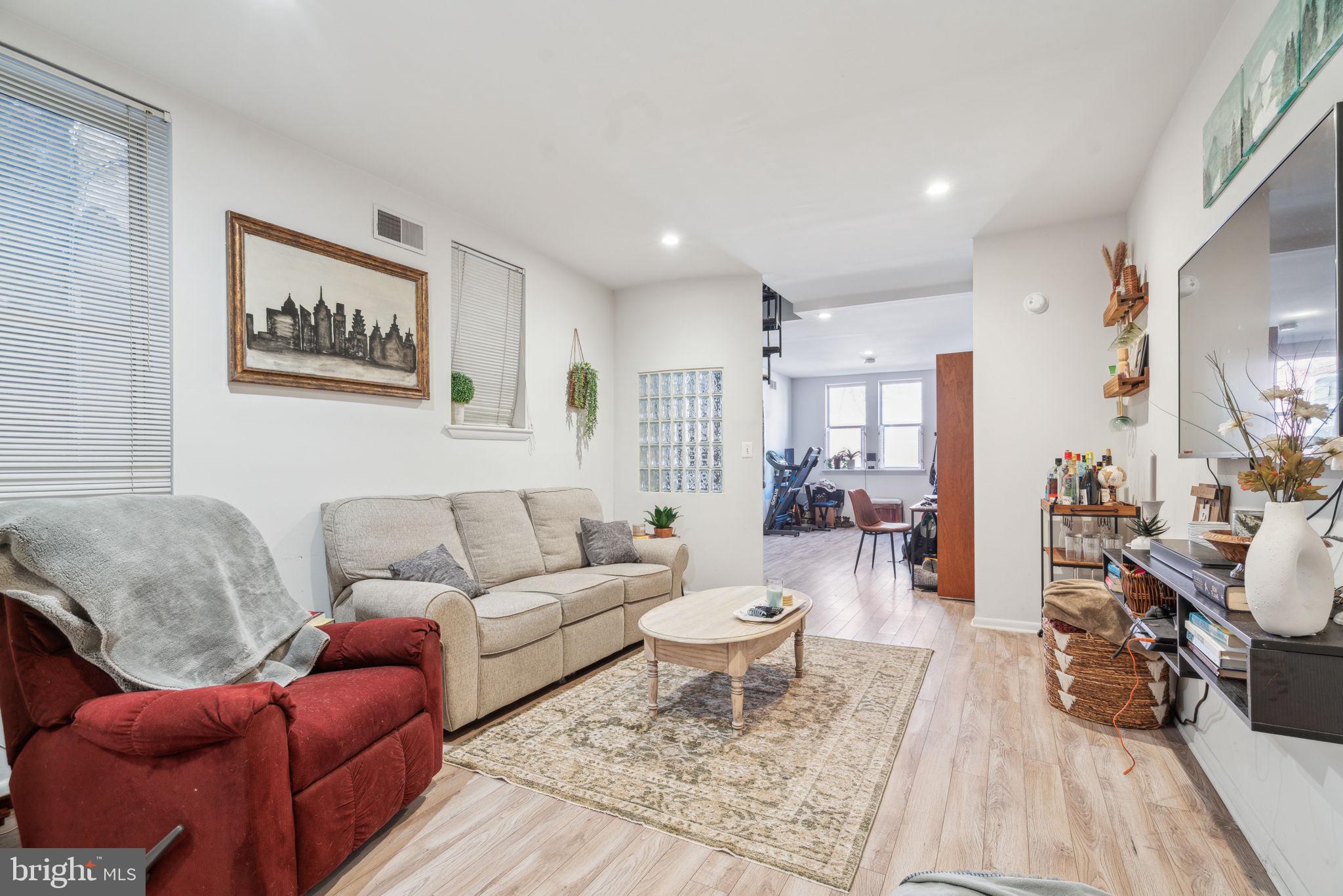 QUEEN VILLAGE - Residential Lease