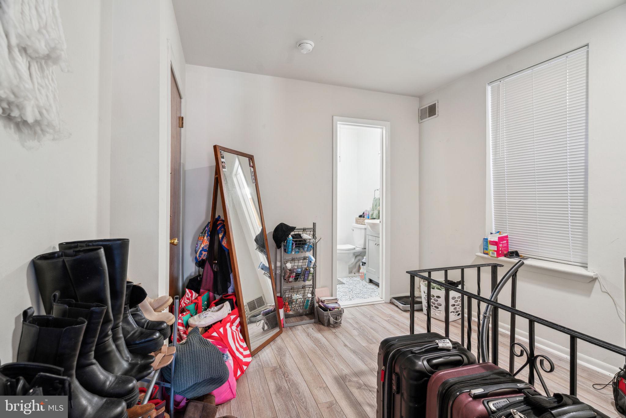 QUEEN VILLAGE - Residential Lease