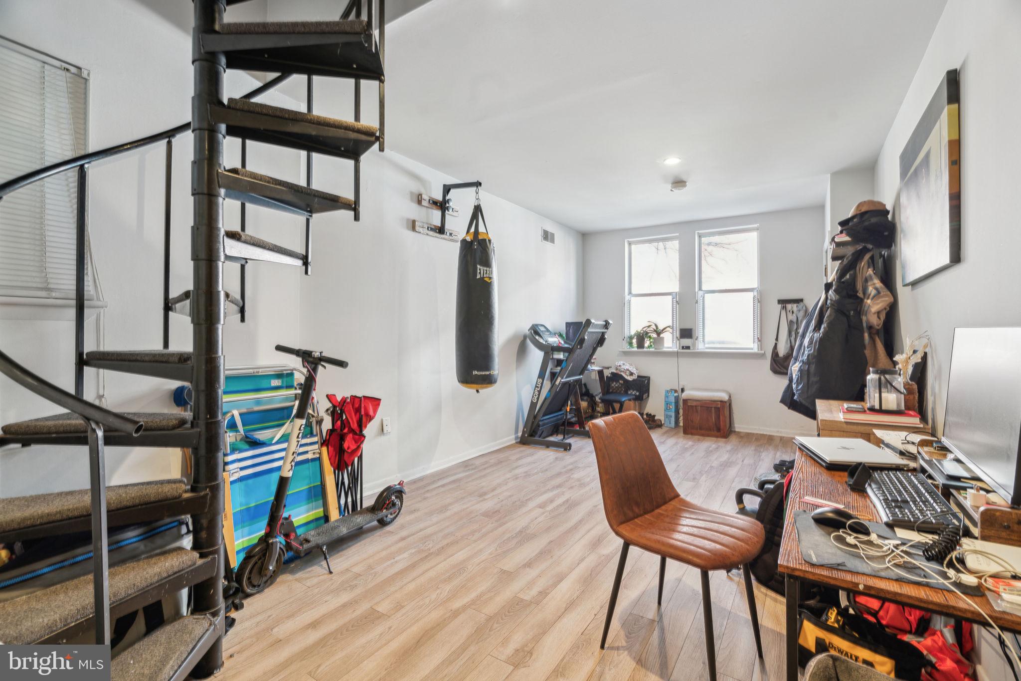 QUEEN VILLAGE - Residential Lease