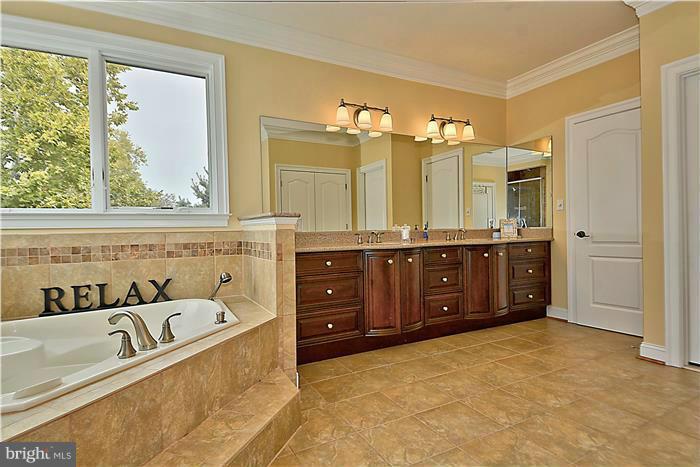 BENNETT POINT - Residential