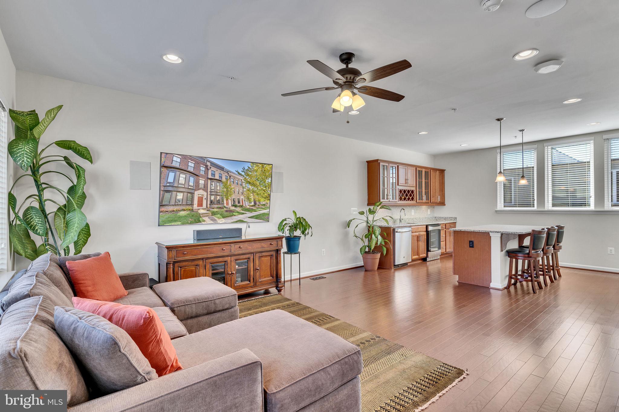 NATIONAL HARBOR - Residential Lease