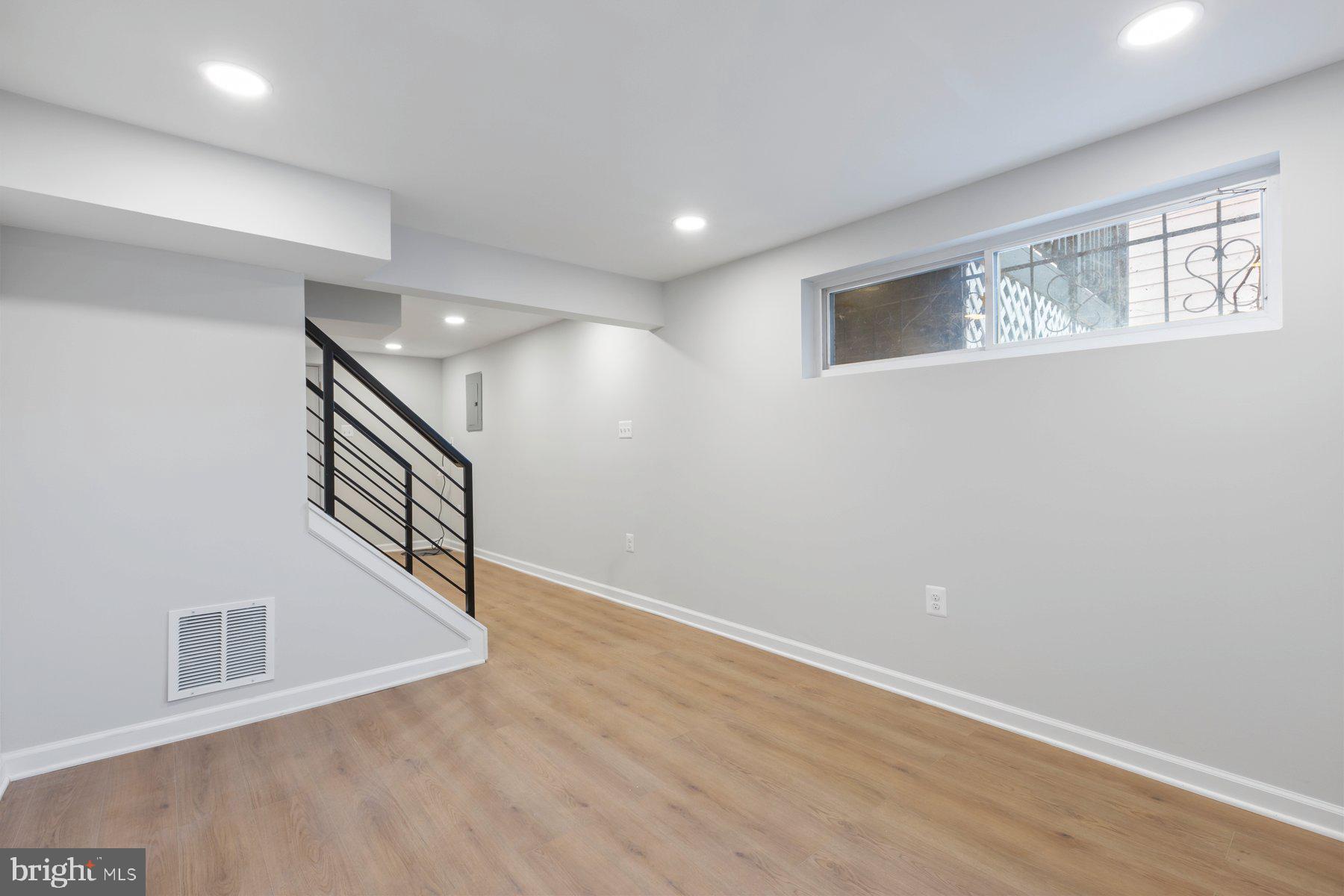 HIGHLAND GARDENS - Residential