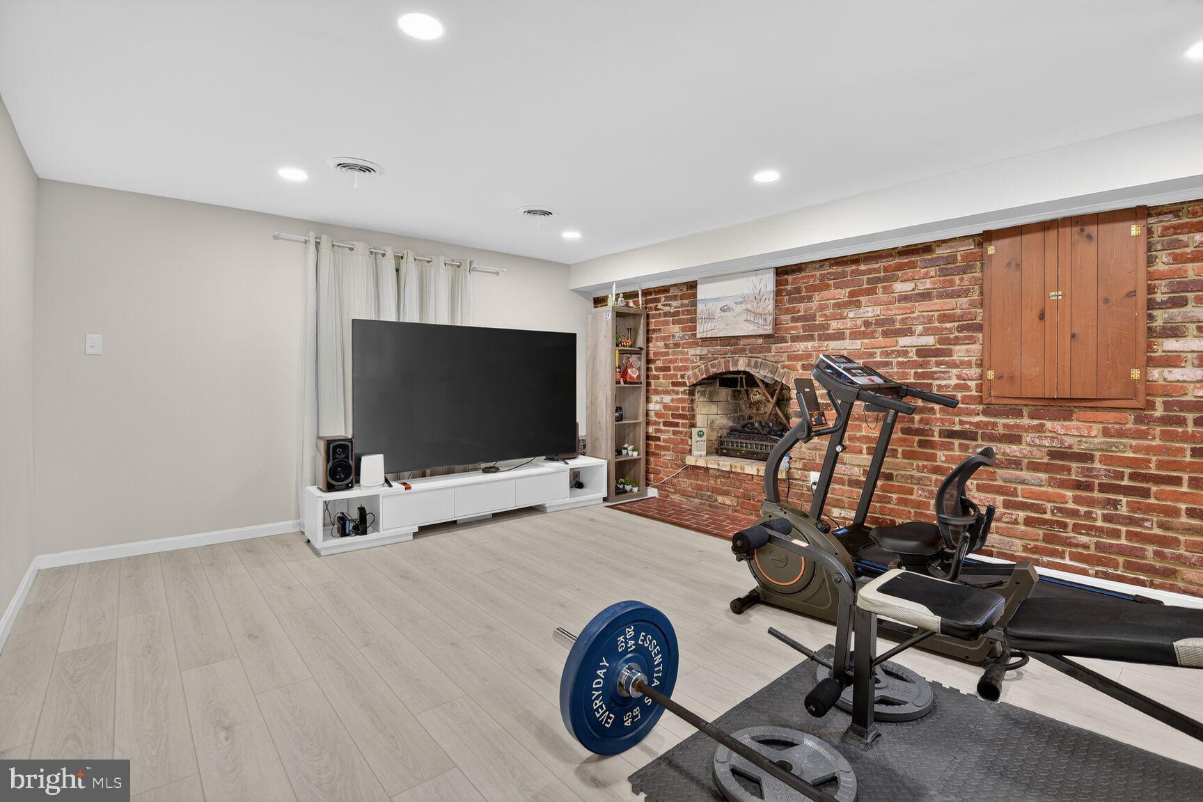 TWINBROOK FOREST - Residential