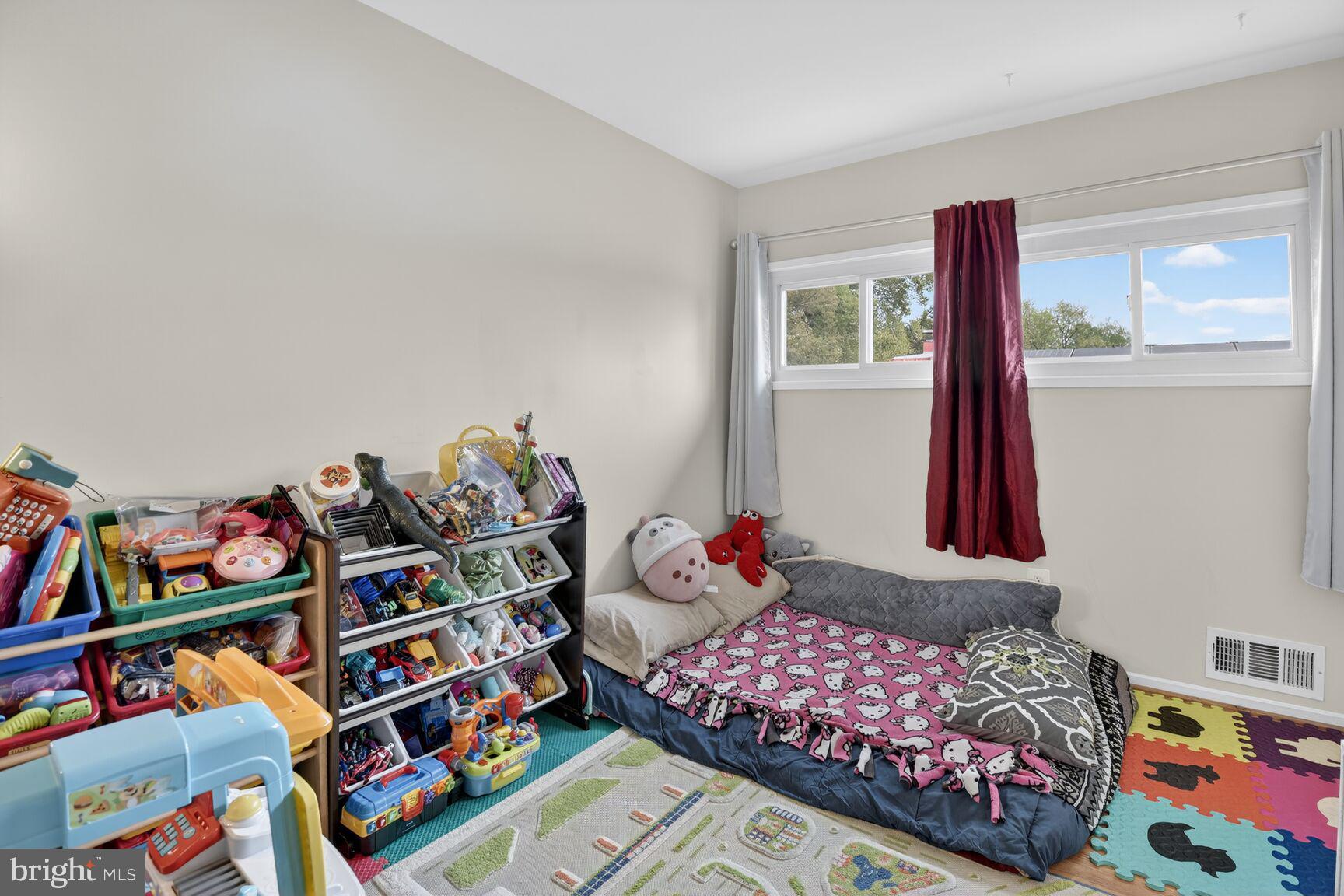 TWINBROOK FOREST - Residential