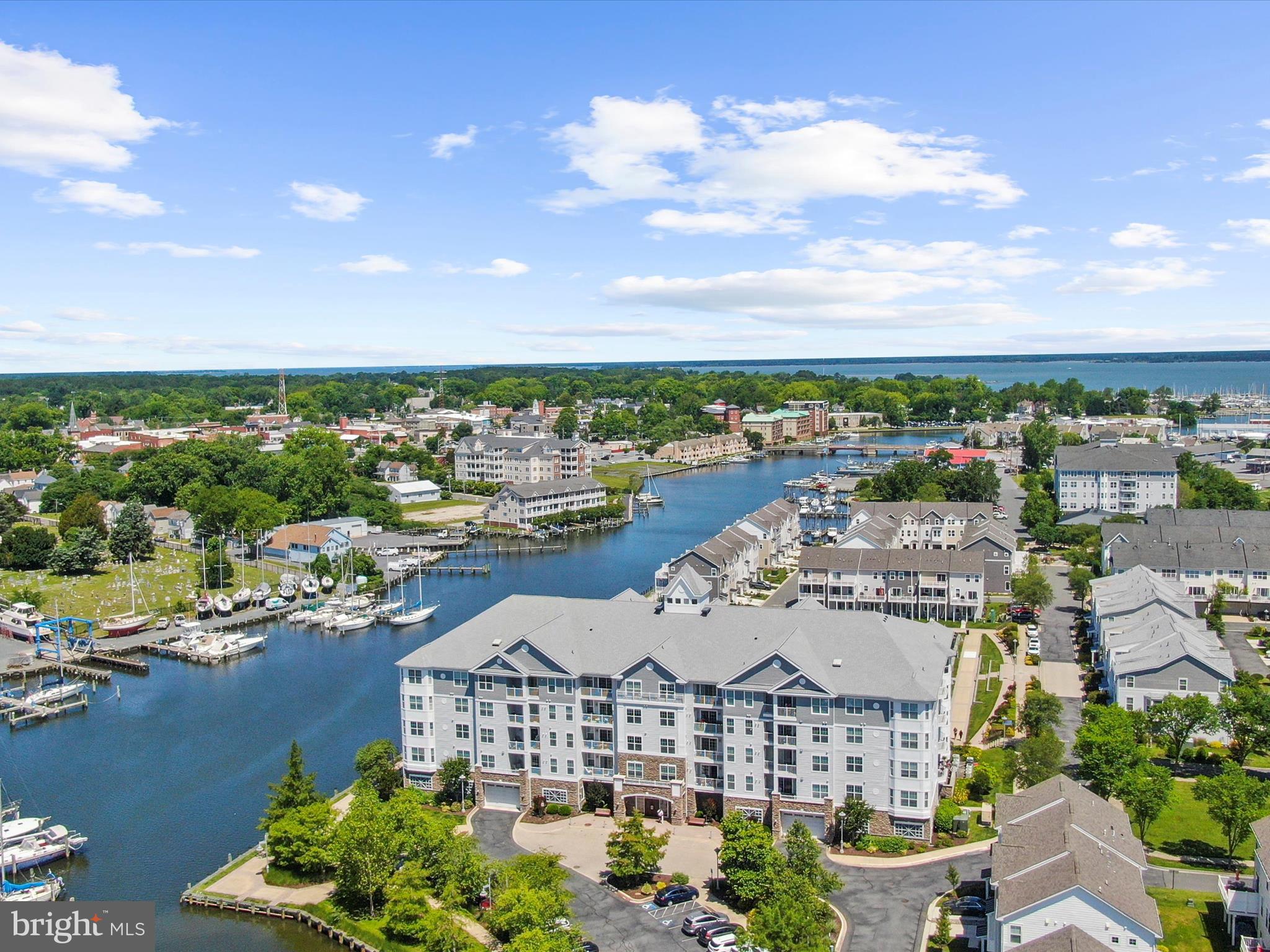 DEEP HARBOUR - Residential