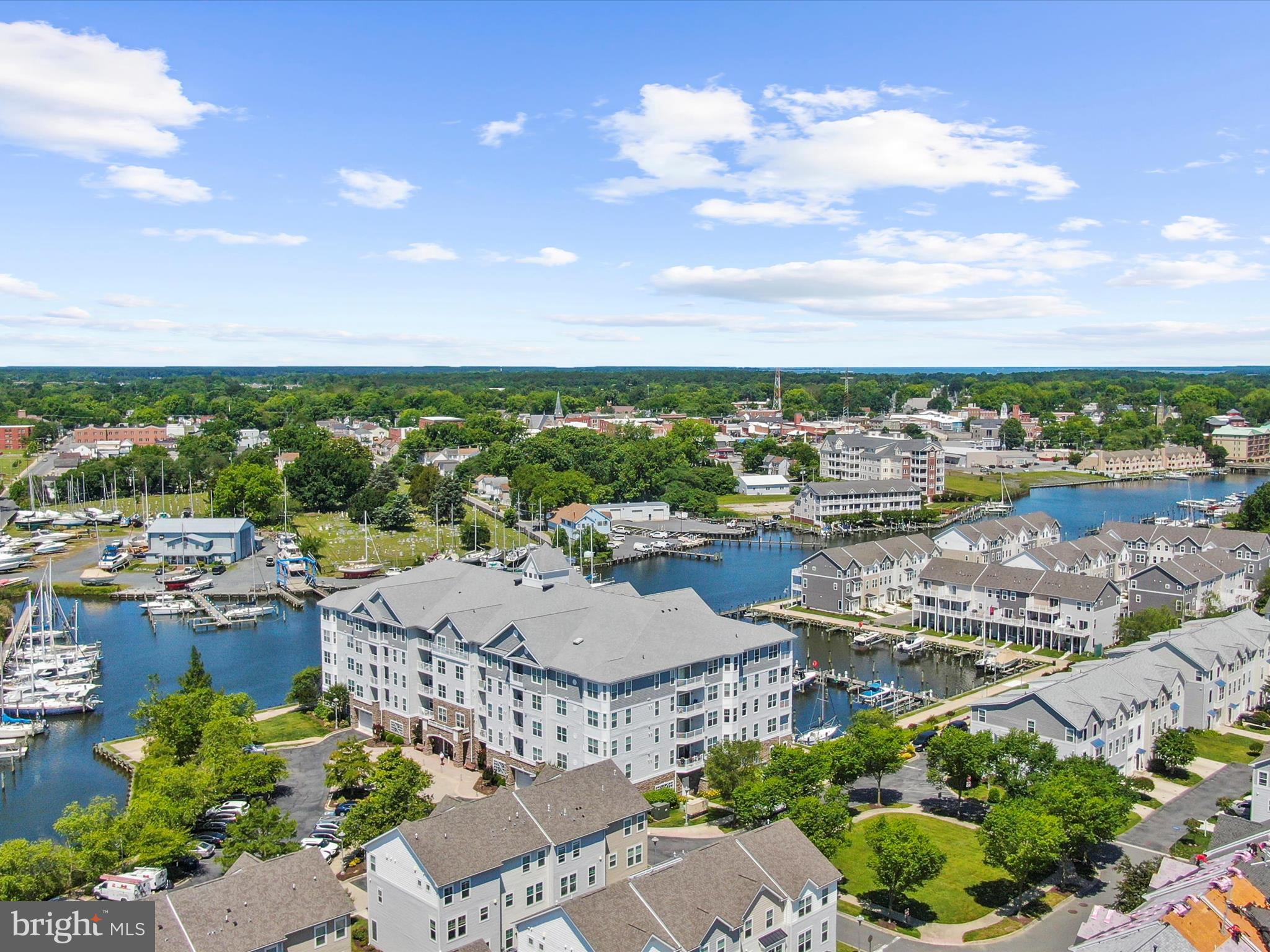 DEEP HARBOUR - Residential