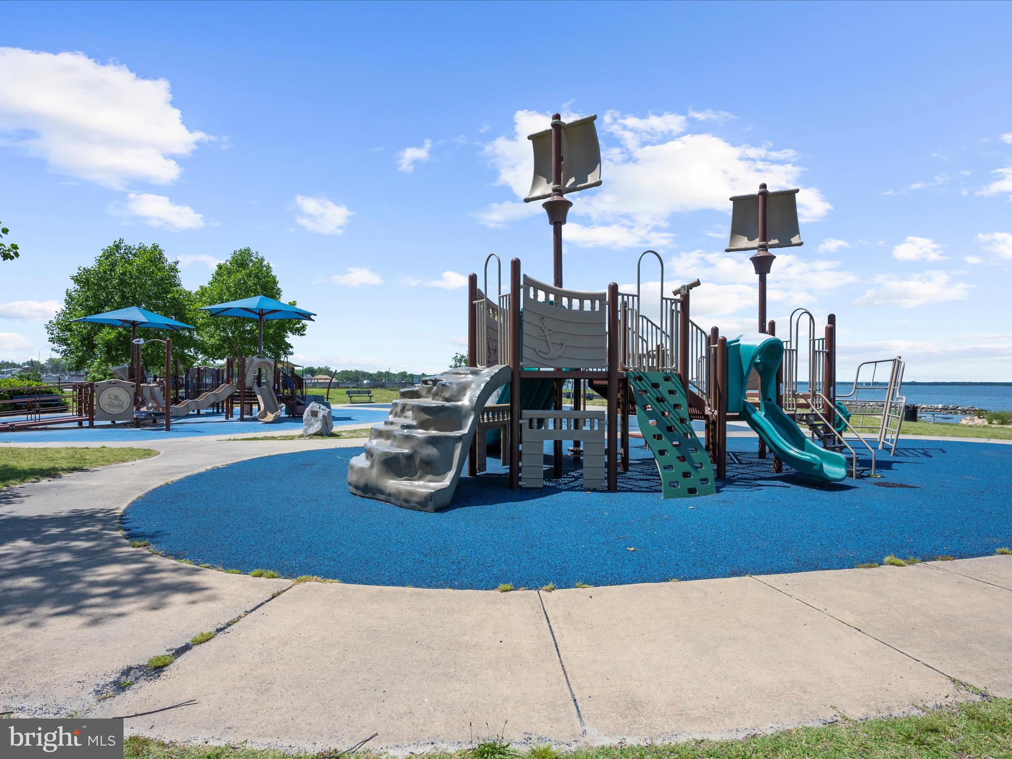 DEEP HARBOUR - Residential