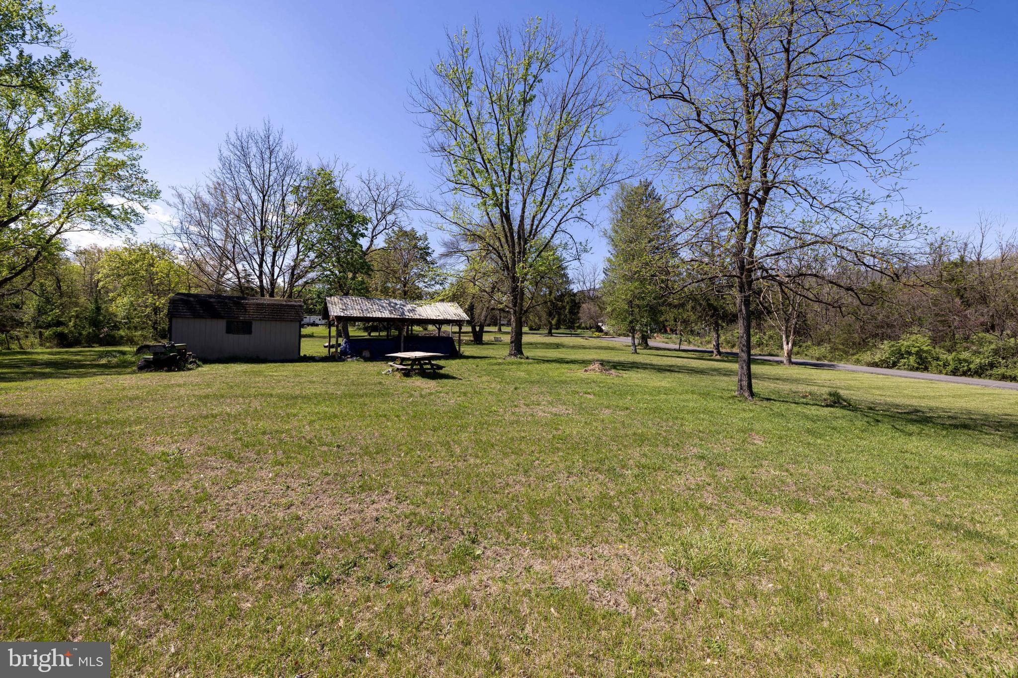 LAND OF LURAY - Land