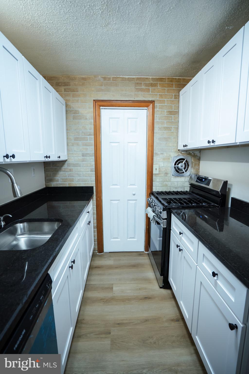 FRENCHMANS CREEK - Residential Lease