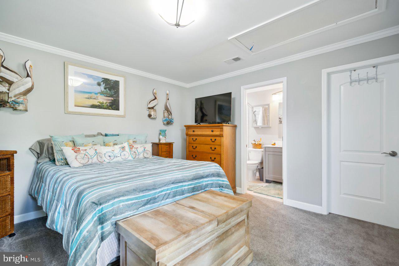 WOODLAND BEACH - Residential