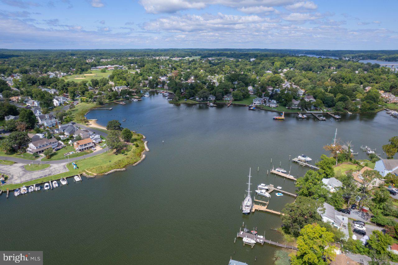 WOODLAND BEACH - Residential