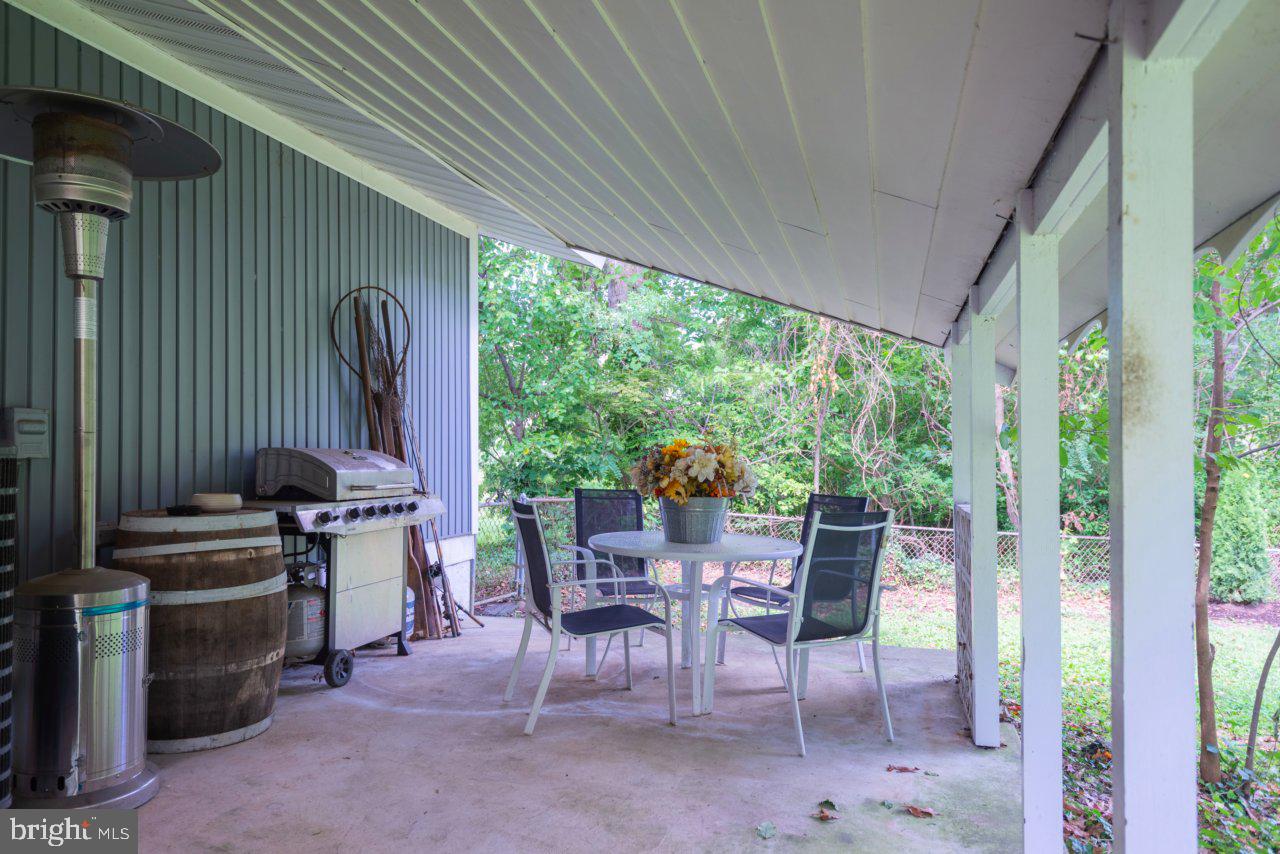 WOODLAND BEACH - Residential