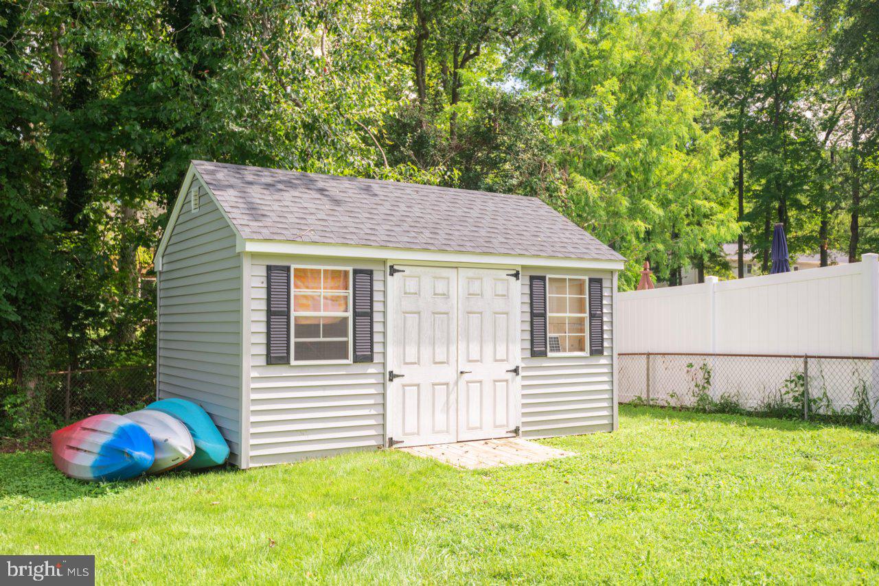 WOODLAND BEACH - Residential