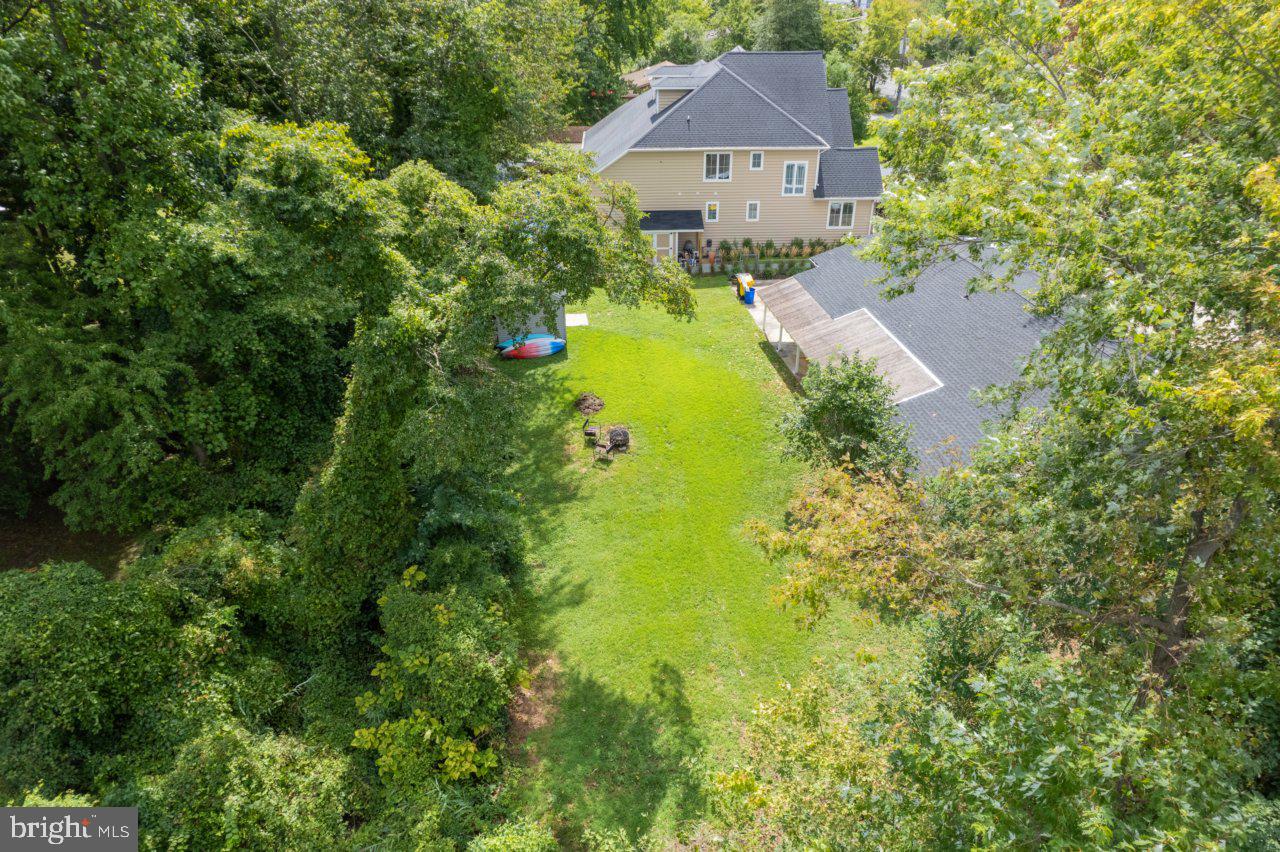 WOODLAND BEACH - Residential