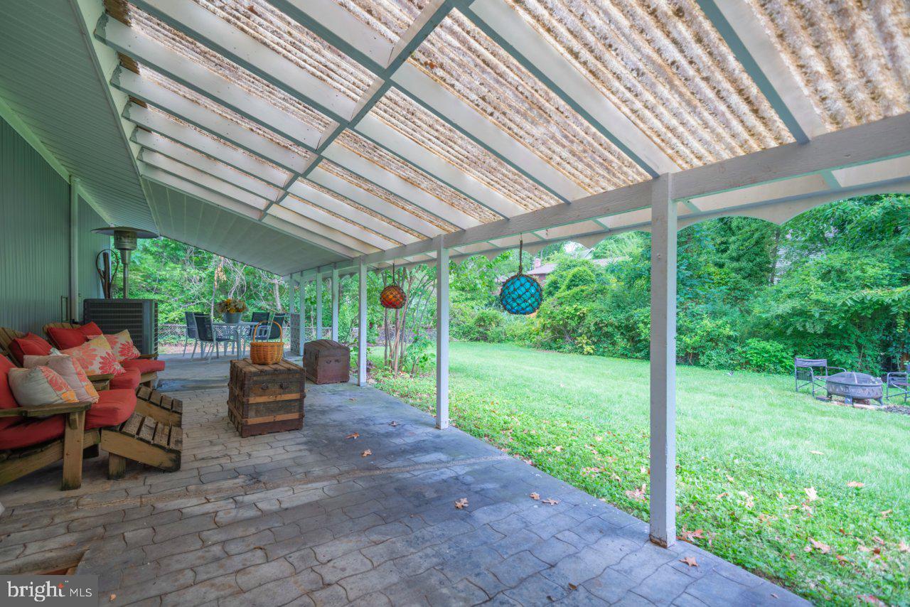 WOODLAND BEACH - Residential