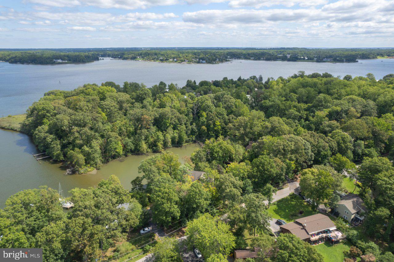 WOODLAND BEACH - Residential