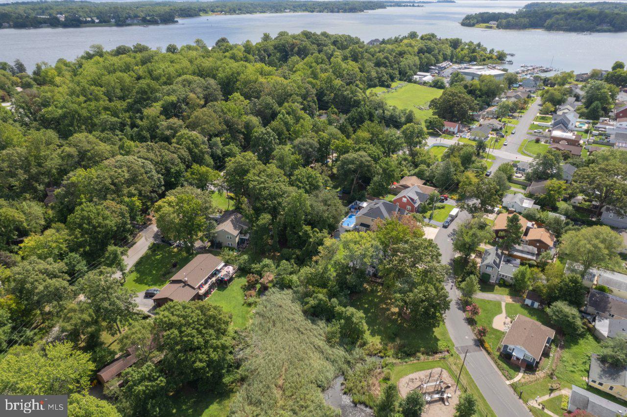 WOODLAND BEACH - Residential