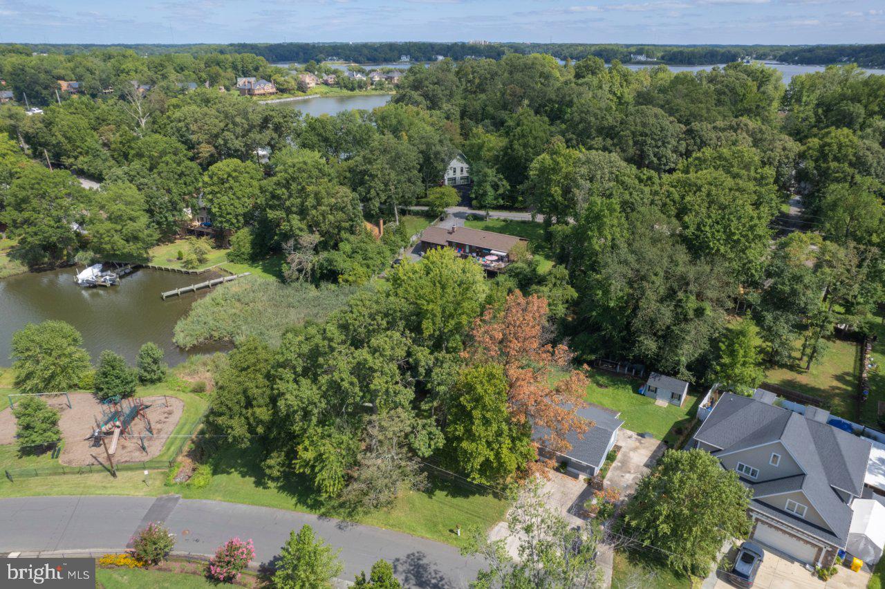 WOODLAND BEACH - Residential